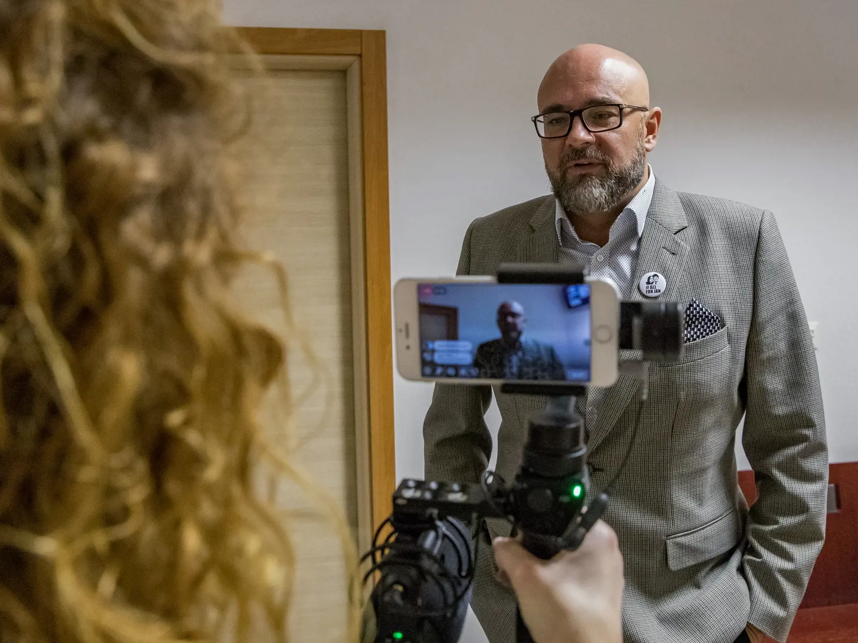 Piate pojednávanie na Špecializovanom trestnom súde v Pezinku vo veci vraždy investigatívneho novinára Jána Kuciaka a jeho snúbenice Martiny Kušnírovej. Na snímke je šéfredaktor portálu Aktuality.sk Peter Bárdy, kolega Jána Kuciaka, ktorý bude vypovedať ako svedok.