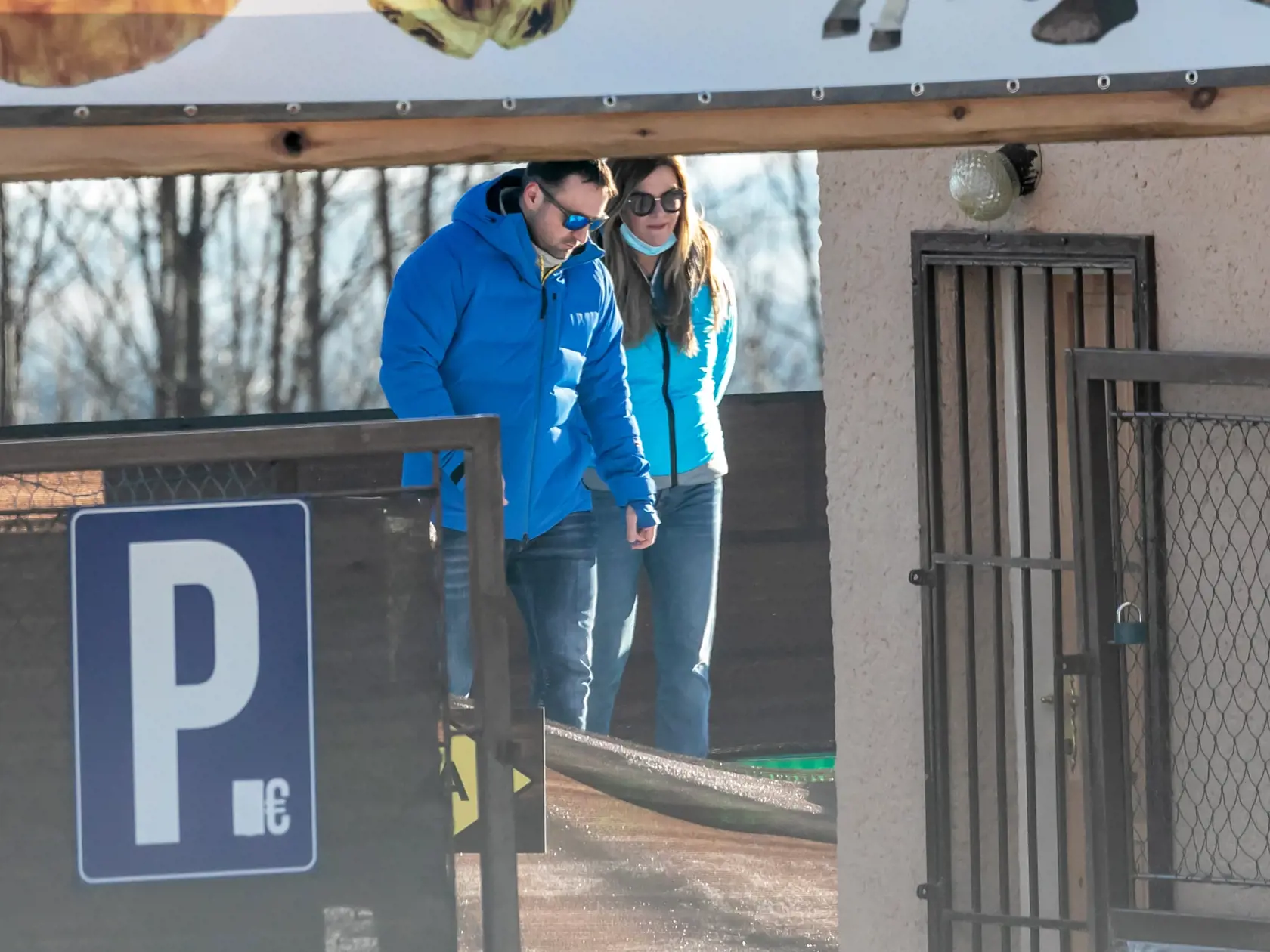 Monika Beňová s partnerom Ľubošom v Starom Smokovci, obzerali si miestnu atrakciu.