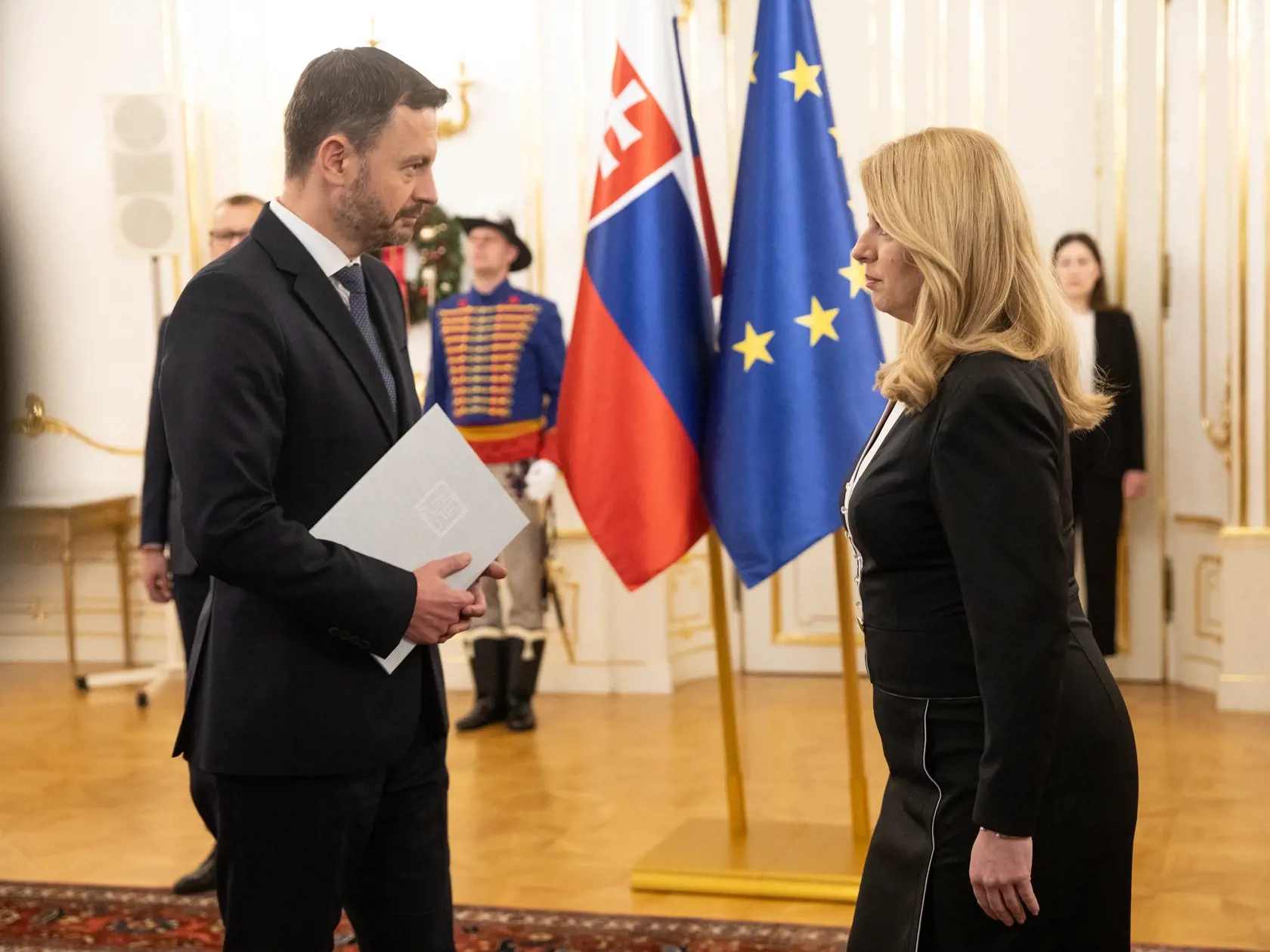 Eduard Heger pri odvolávaní vlády v Prezidentskom paláci.