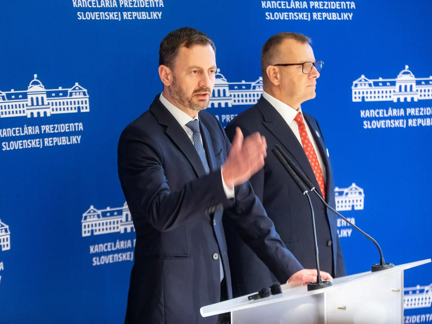 Prakticky okamžite po vyslovení nedôvery vláde putoval Eduard Heger s Borisom Kollárom k prezidentke Zuzane Čaputovej.