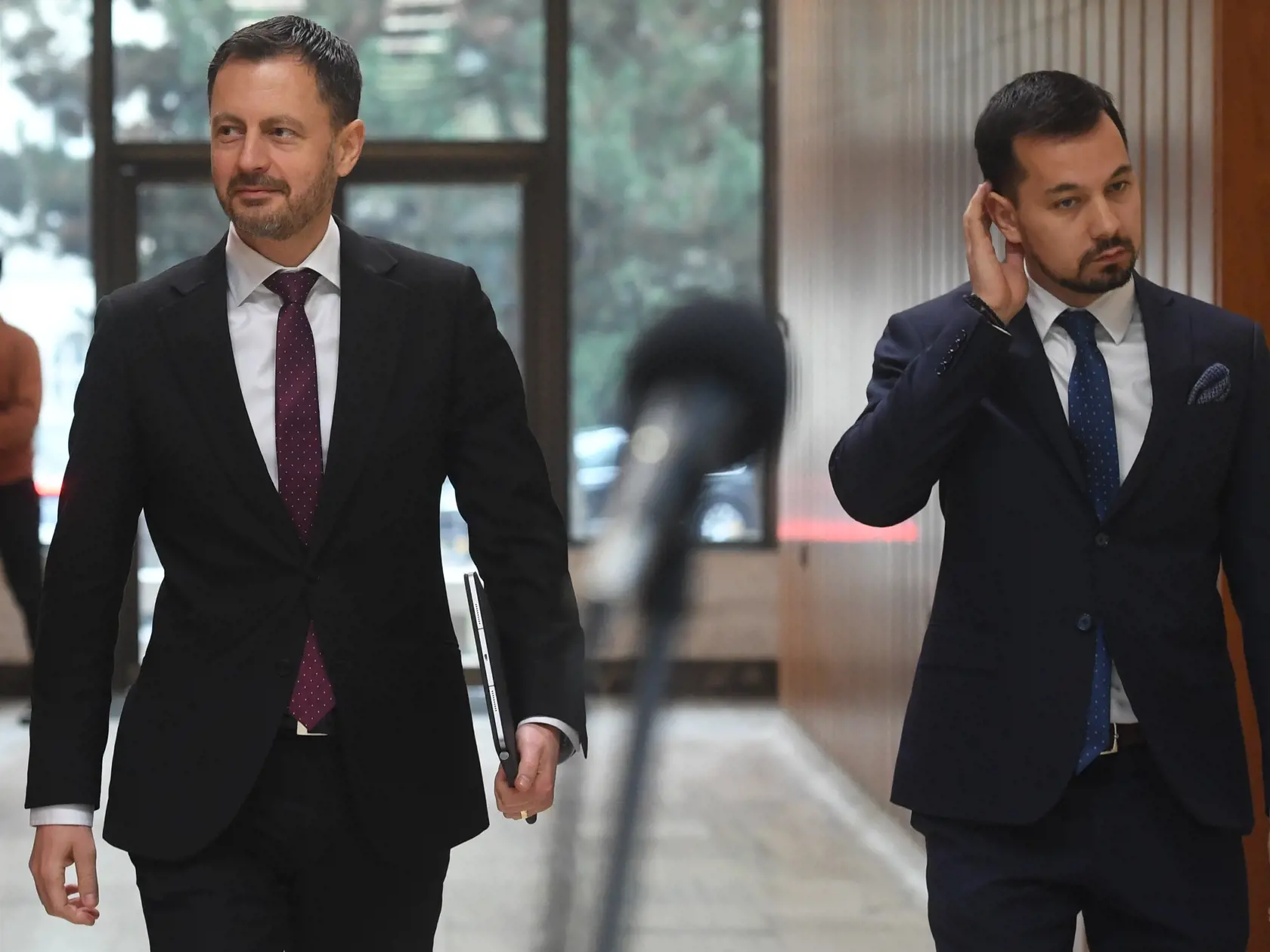 "Debata o novej 76 sa viedla aj medzi sviatkami, neustále sme pracovali. Nie sme ďaleko od 76-tky. Nechcem dávať falošný optimizmus, ale rokovania sa vyvíjajú," povedal Šeliga s tým, že rokovania sú dynamické a nechce viac špecifikovať ich obsah či možnú dohodu. Aktuálne je podľa jeho slov na strane SaS, ako sa k tomu postaví.