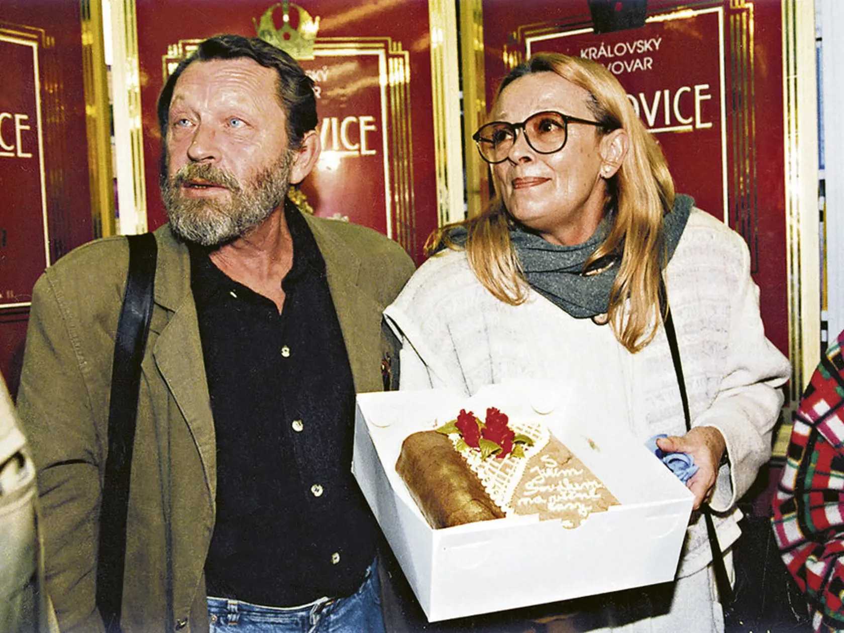 Kamarátke odlákala chlapa: Hlásateľka Kamila Moučková žila 31 rokov s hercom Jiřím Zahajským. Lenže odvábila jej ho mladšia kamarátka Brejchová, ktorej dcére bola Moučková kmotrou.