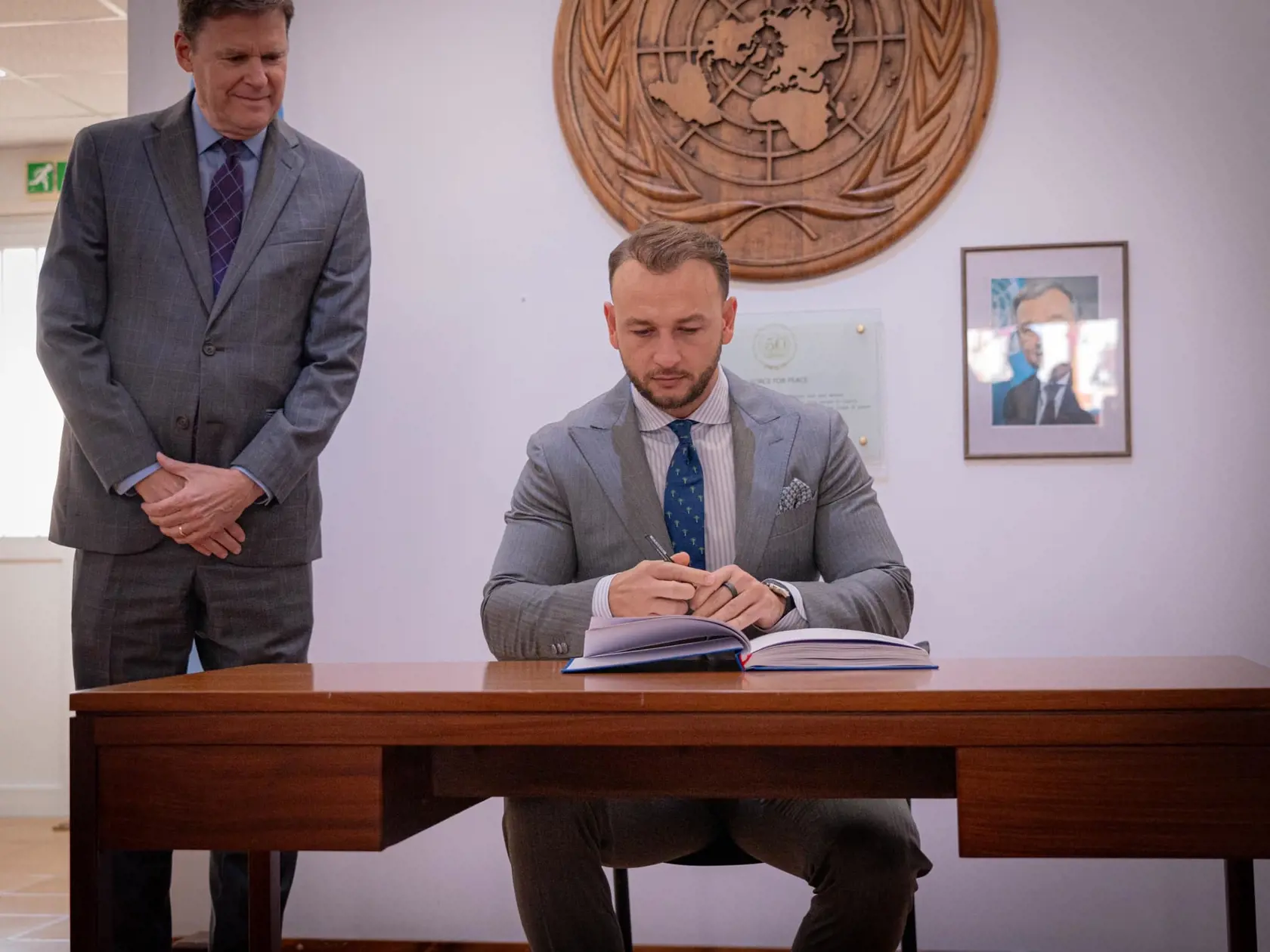Ministri Matúš Šutaj Eštok (Hlas) a Robert Kaliňák (Smer) boli za našimi vojakmi a policajtmi, ktorí slúžia na Mierovej misii na Cypre v sobotu 16. decembra 2023.