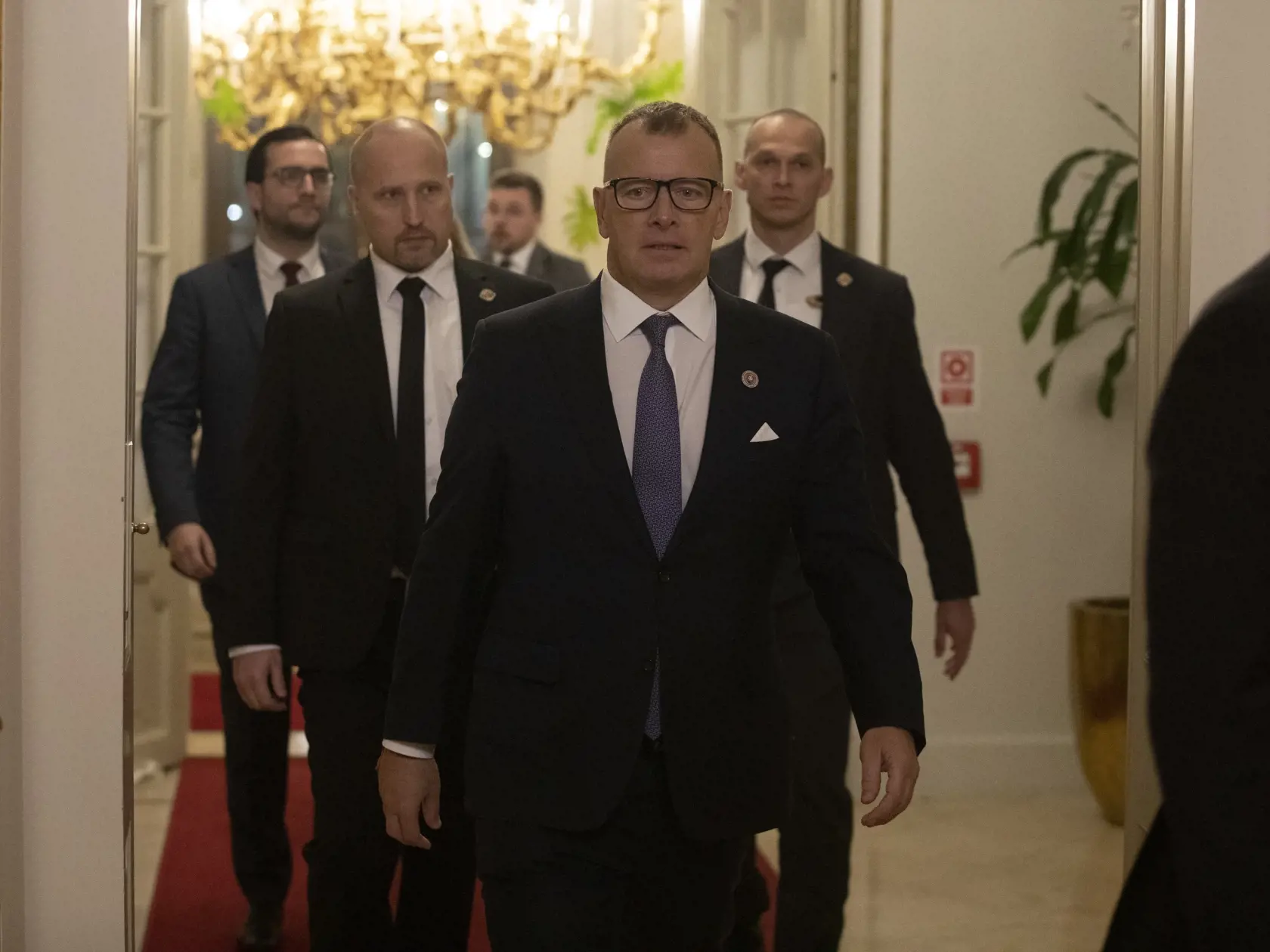 Na snímke premiér Eduard Heger a predseda vlády Boris Kollár na rokovaní u prezidentky po vyslovení nedôvery vláde.