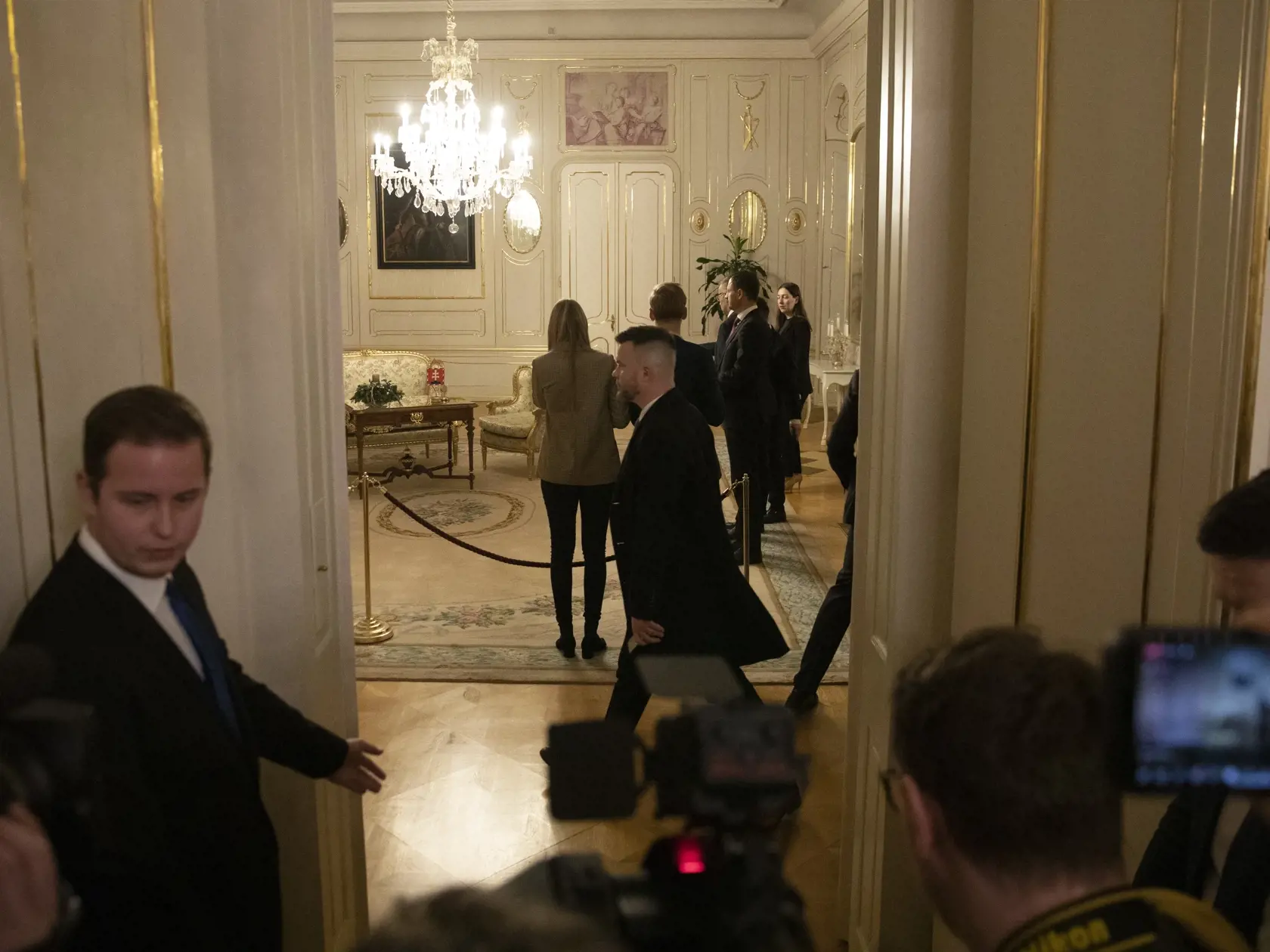 Na snímke premiér Eduard Heger a predseda vlády Boris Kollár na rokovaní u prezidentky po vyslovení nedôvery vláde.