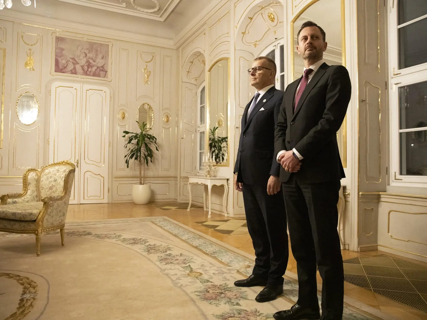 Na snímke premiér Eduard Heger a predseda vlády Boris Kollár na rokovaní u prezidentky po vyslovení nedôvery vláde.