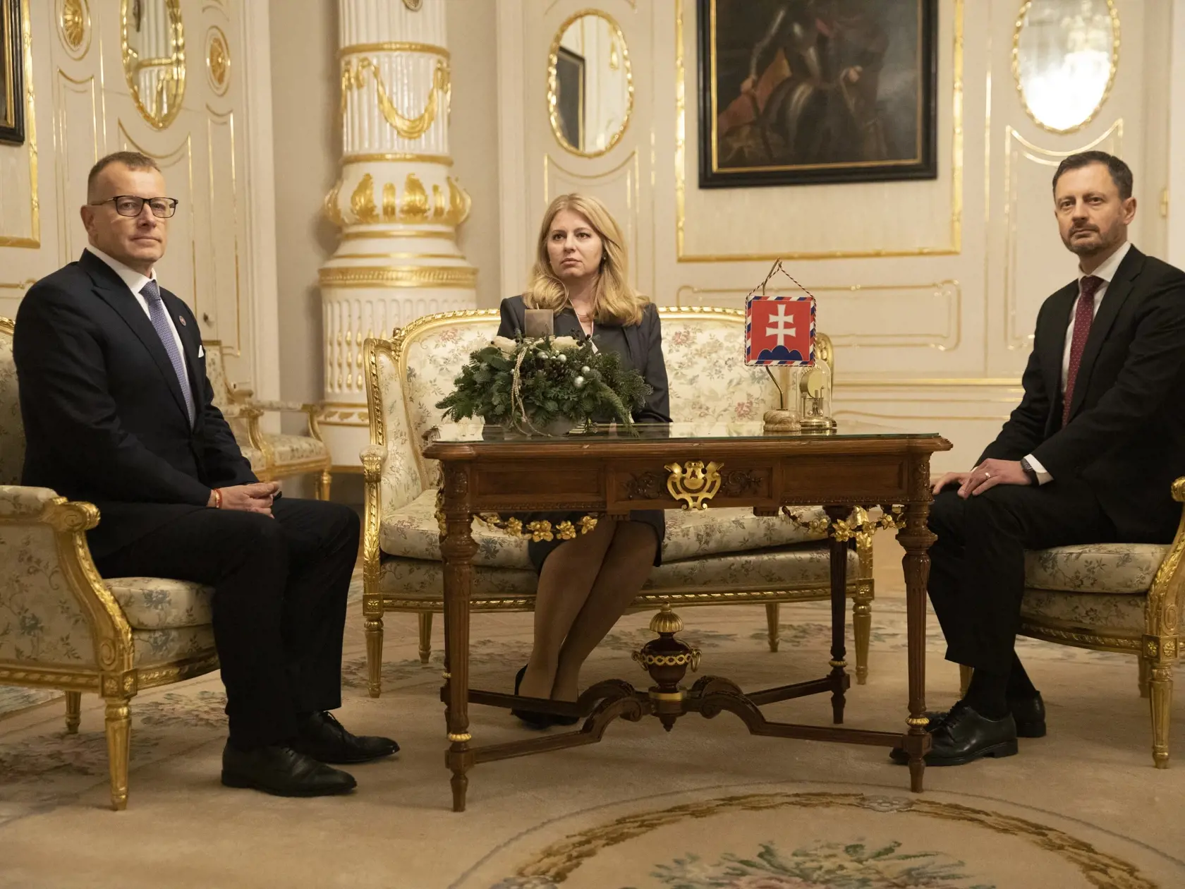 Na snímke premiér Eduard Heger a predseda vlády Boris Kollár na rokovaní u prezidentky po vyslovení nedôvery vláde.