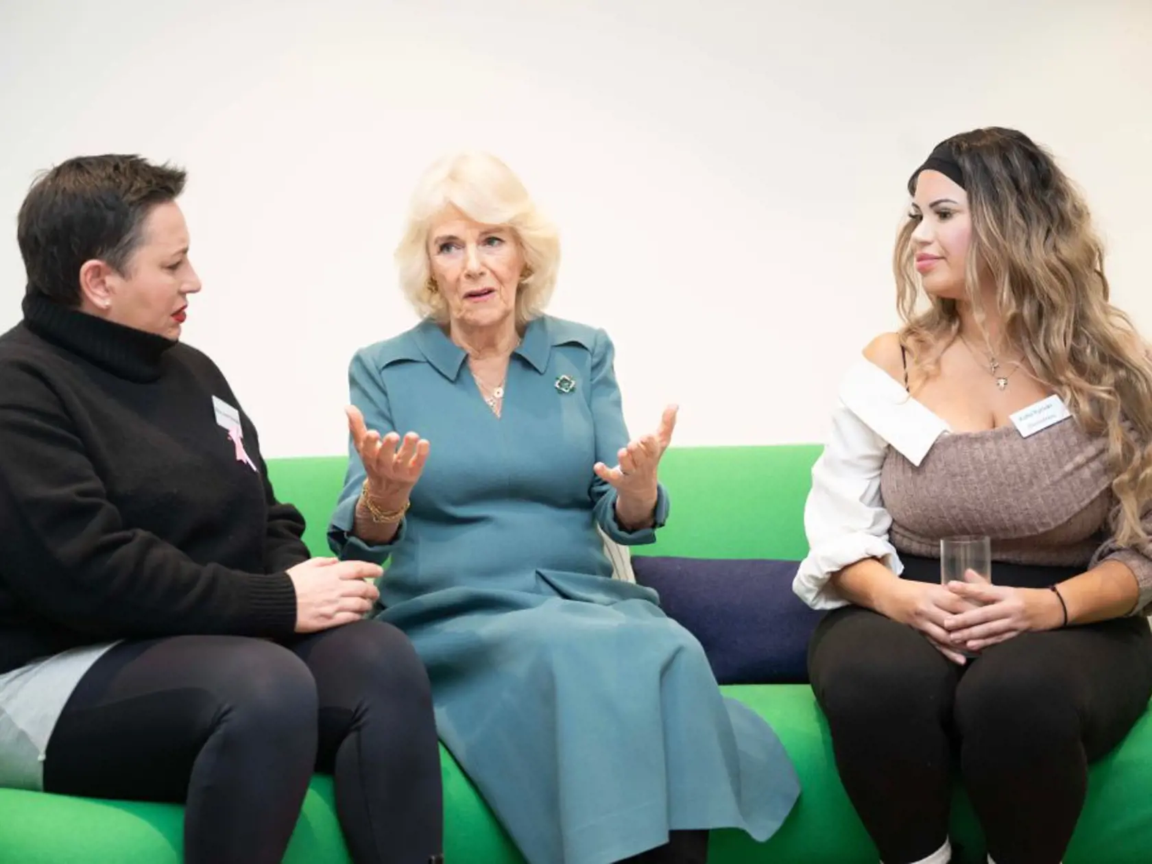 Keď kráľovná Camilla (76) pred niekoľkými dňami otvárala nové onkologické centrum, sama už vedela o novej diagnóze svojho manžela. Takto to zvládla.