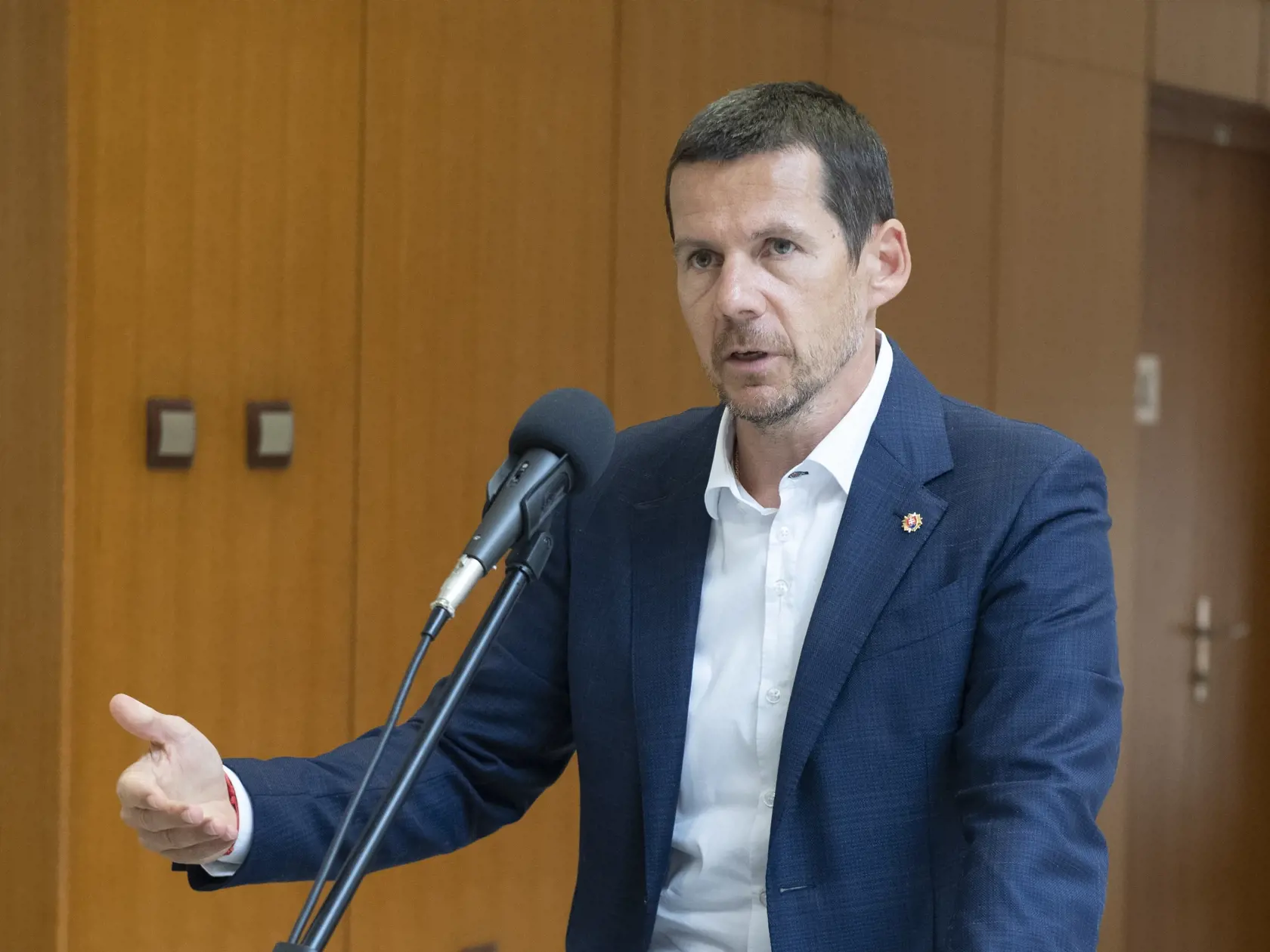Na snímke prezident Policajného zboru SR Štefan Hamran počas brífingu pred zasadnutím Ústredného krízového štábu 11. septembra 2023 v Bratislave. FOTO TASR - Pavel Neubauer