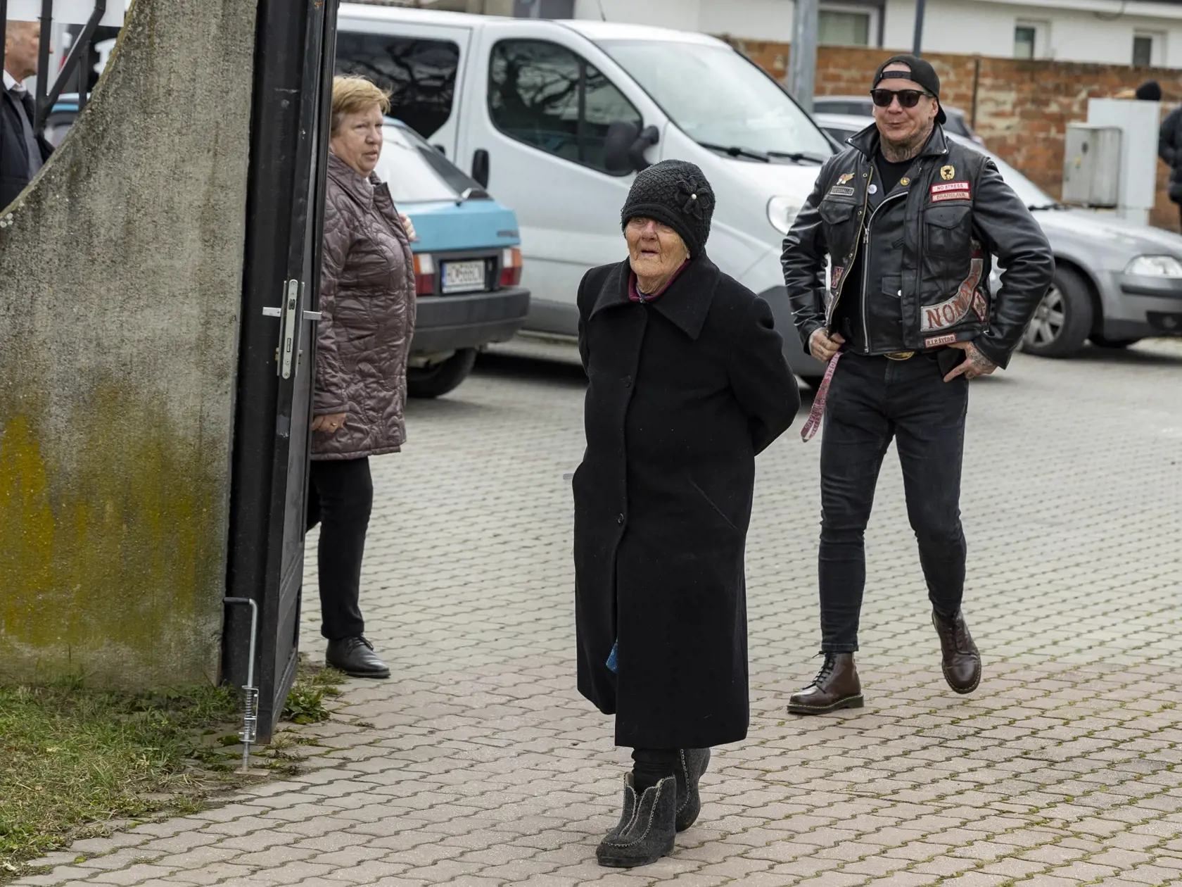 Na snímke je posledná rozlúčka so zosnulým hudobníkom Petrom Sanchezom Sanigom. 