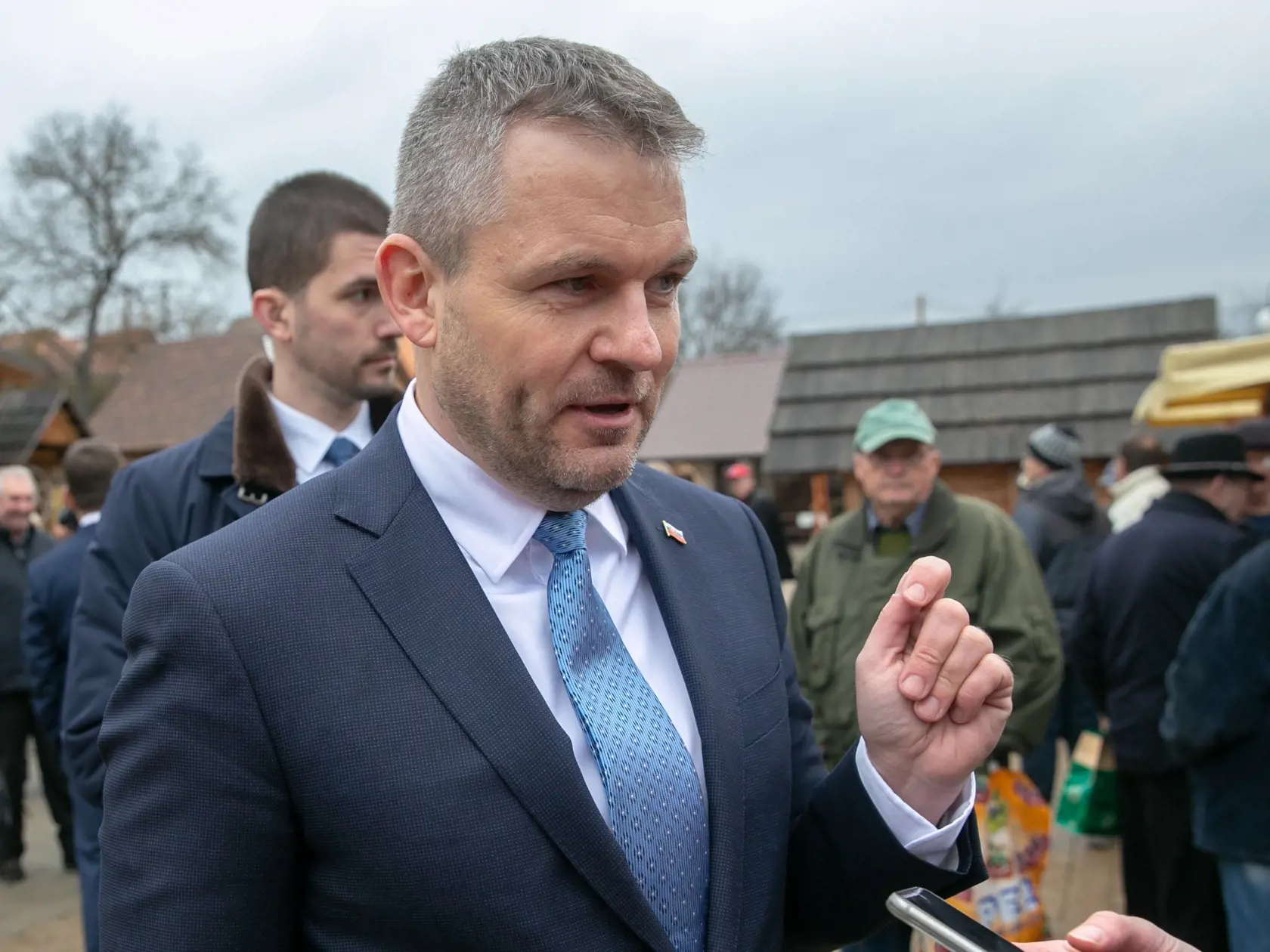 Na snímke sa  nachádza Peter Pelegrini v Očovej
