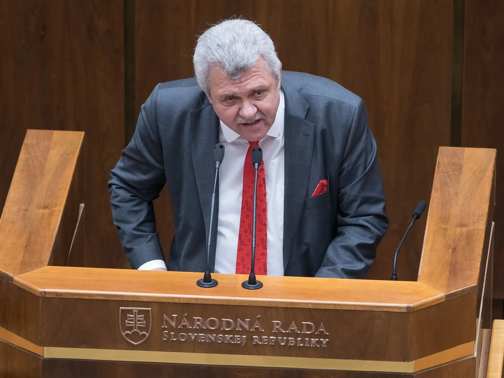 Programové vyhlásenie vlády SR. Na snímke  je poslanec Peter Marček.