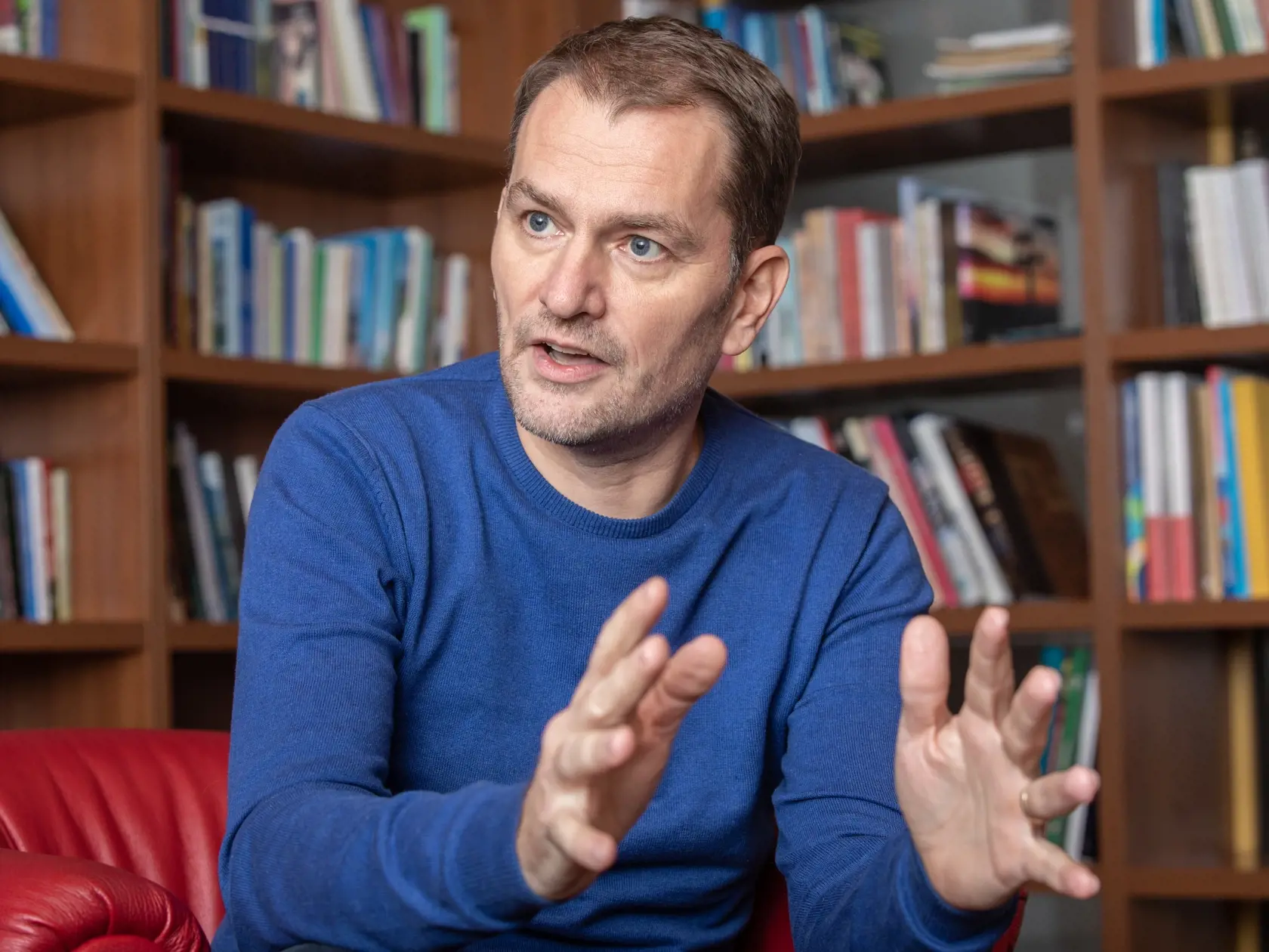 Na fotkách je Mgr.Igor Matovič slovenský politik a zakladateľ hnutia Obyčajní ľudia a nezávisle osobnosti.