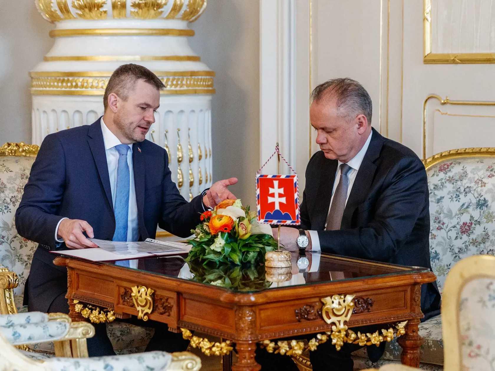 Prezident Kiska môže teoreticky vziať Pellegrinimu poverenie zostaviť vládu.