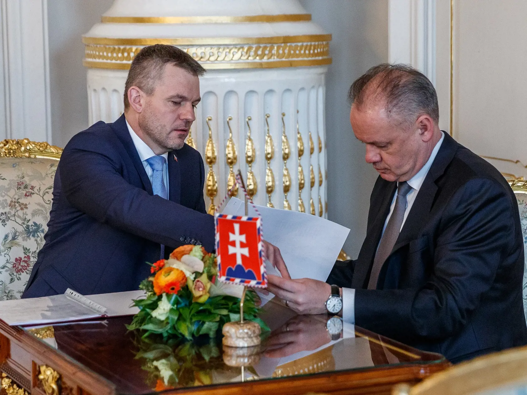 Prezident Kiska môže teoreticky vziať Pellegrinimu poverenie zostaviť vládu.