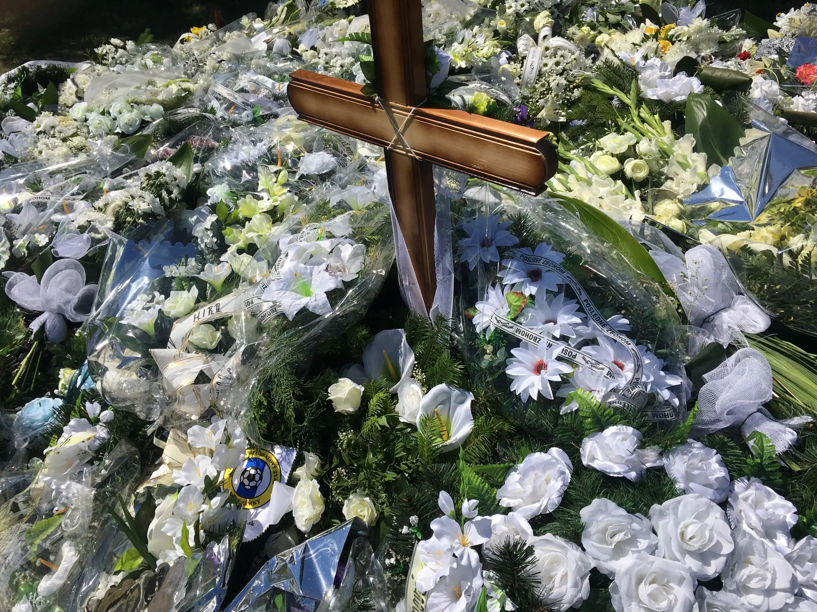 V Mani a Komjaticiach posledný raz odprevadili policajt ov Karola († 39) a Michala († 34).