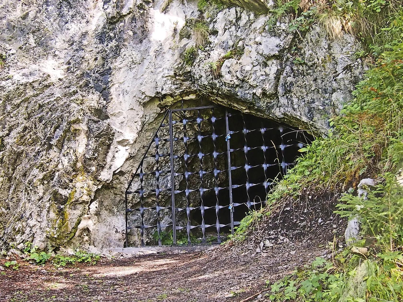 Hučivá diera sa stala miestom, o ktoré sa zaujímajú vedci z celého sveta.