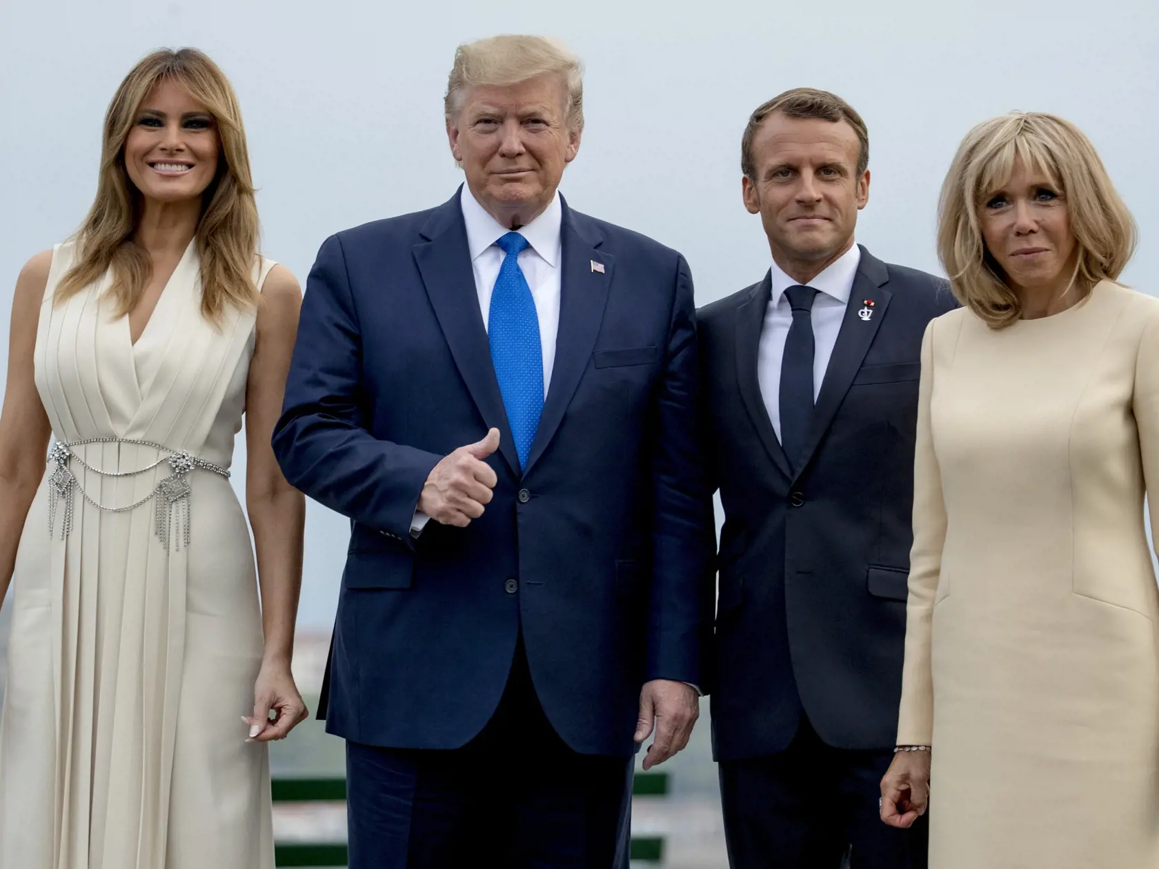 Víkendový samit lídrov G7, ktorý potrvá až do pondelka, sa netočil len okolo politiky. Mimoriadny záujem médií vzbudili ja prvé dámy Melania Trump a Brigitte Macron.