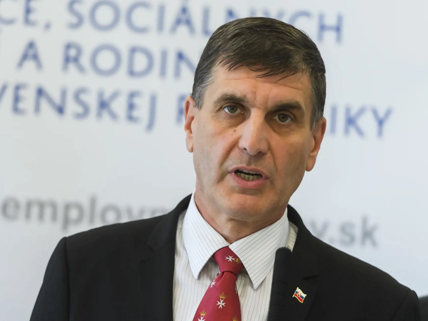 Na snímke štátny tajomník ministerstva práce, sociálnych vecí a rodiny SR Branislav Ondruš počas tlačovej konferencie k 13. dôchodku v Bratislave 7. novembra 2023. FOTO TASR - Jaroslav Novák
