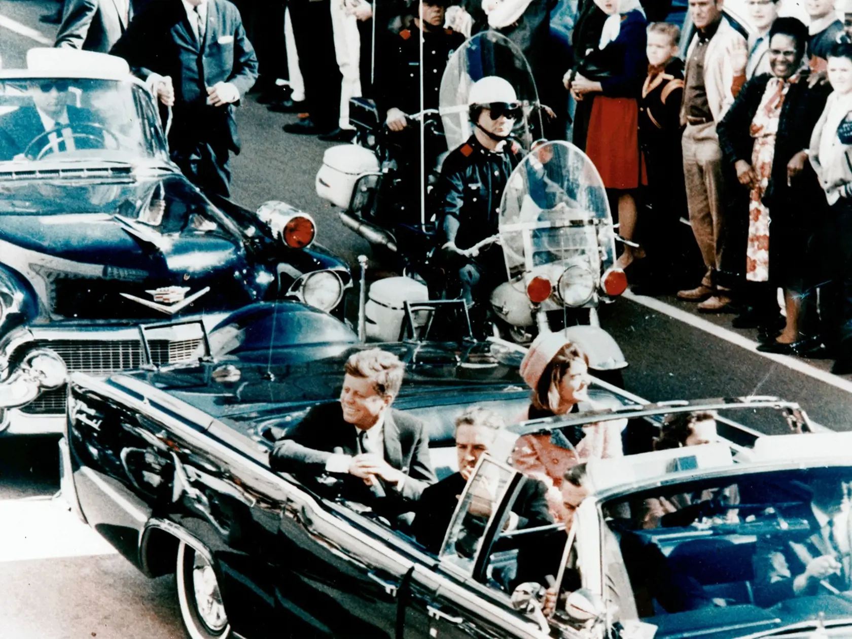 November 22, 1963 : Posledné minúty amerického prezidenta J. F. Kennedyho pred atentátom.