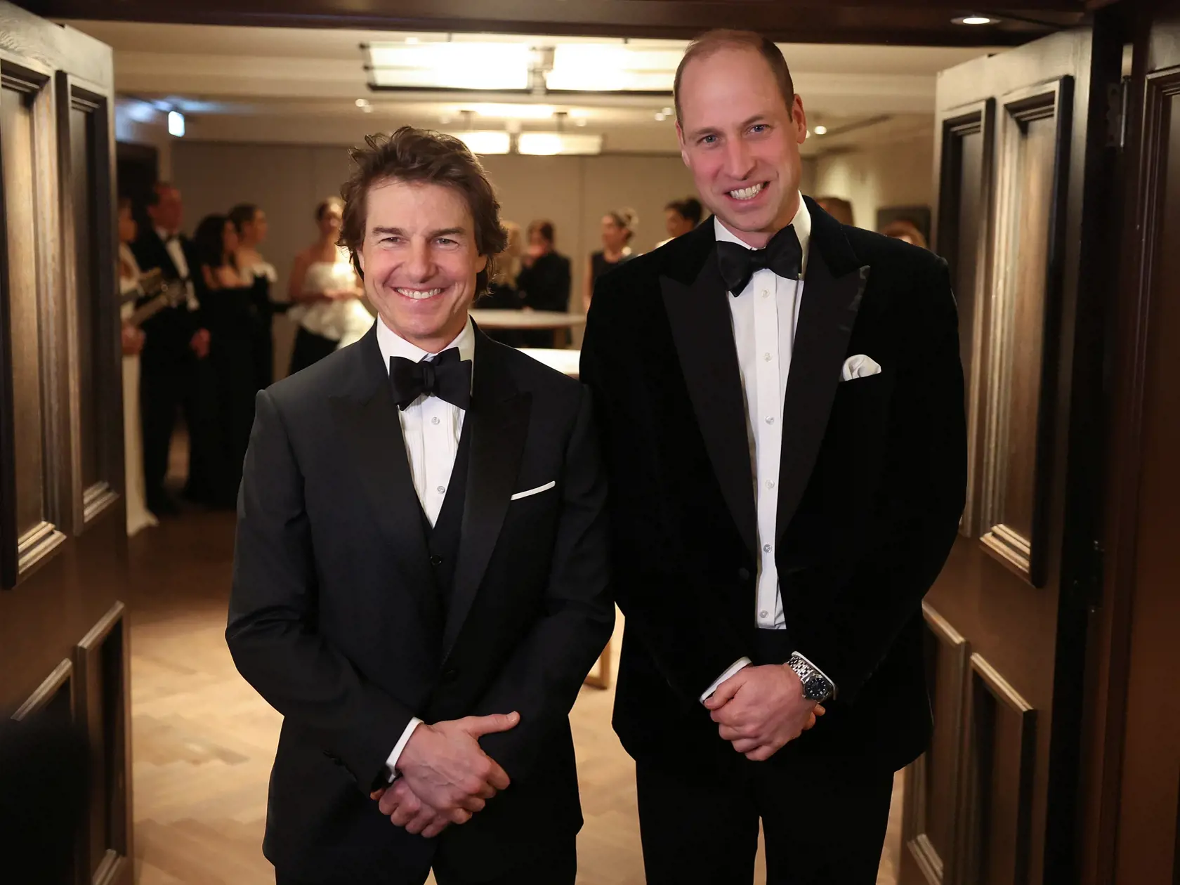 Tom Cruise a princ William na charitatívnej večeri v Londýne