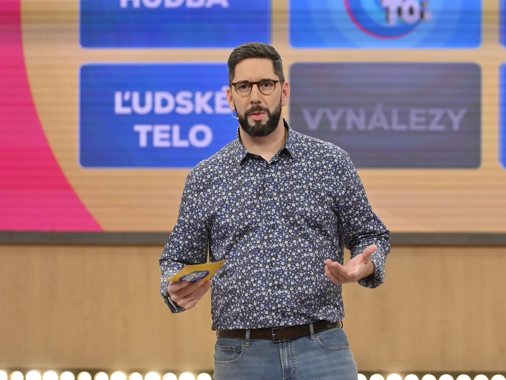 Juraj Šoko Tabaček počas nakrúcania novej relácie Traf to!