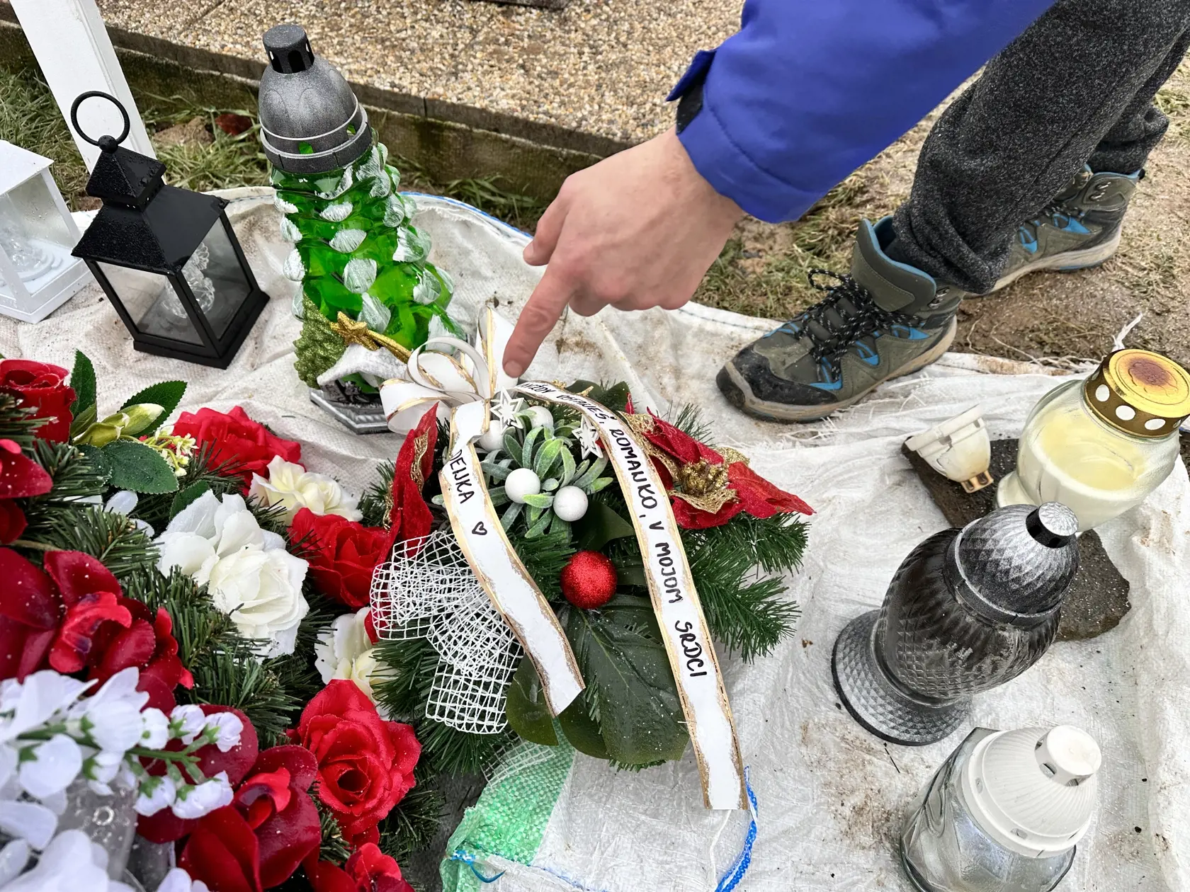 Tento je od Zdenky z Čiech. Poslala rodine peniaze, aby ho kúpili.