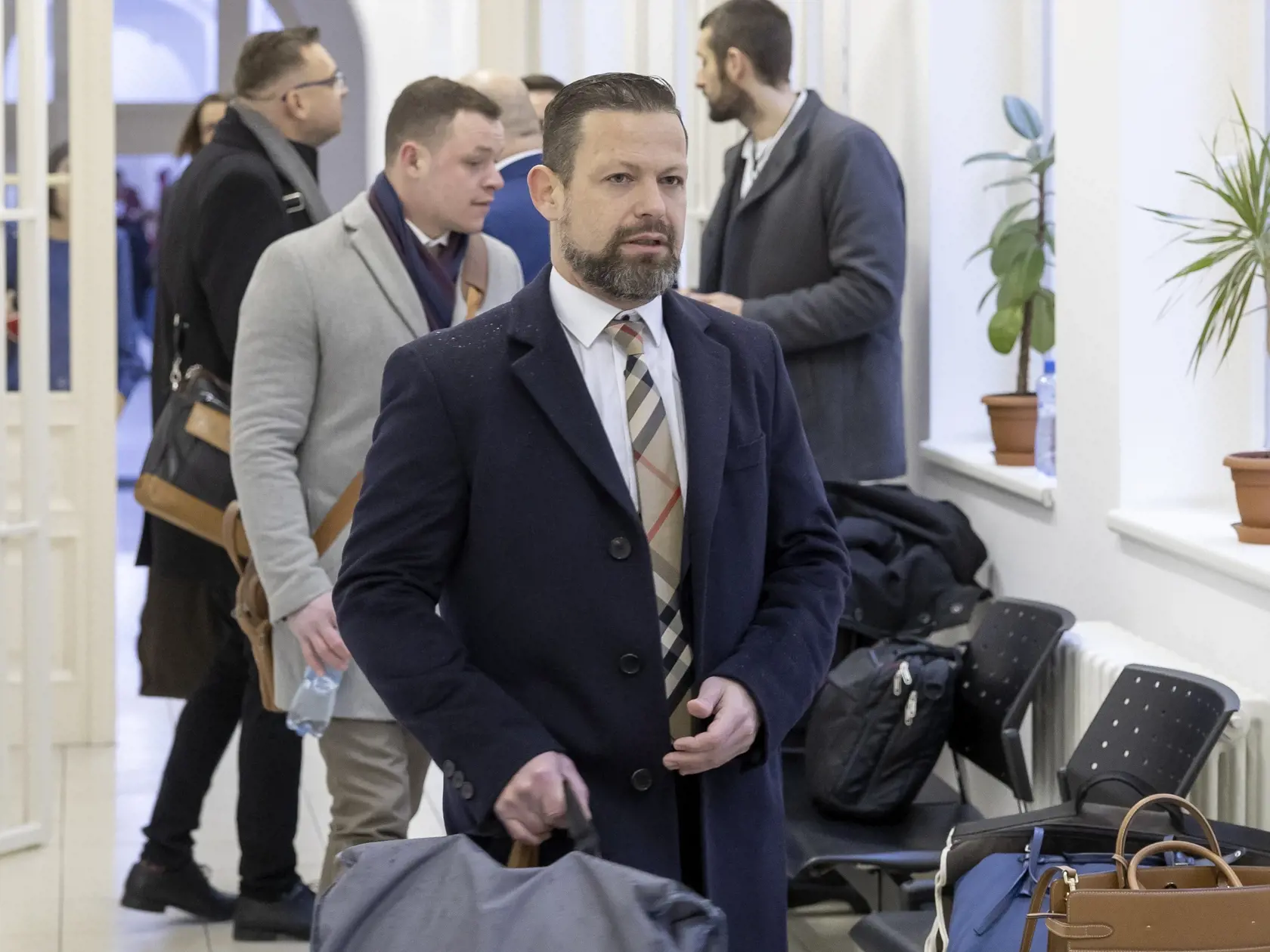 Pojednávanie na Okresnom súde v Trnave s Monikou Jankovskou (v neprítomnosti), Róbertom Krajmerom a Petrom Vaskom, ktorá je obžalovaná zo zločinu vydierania v kauze Fatima. Na snímke je advokát Peter Erdös.