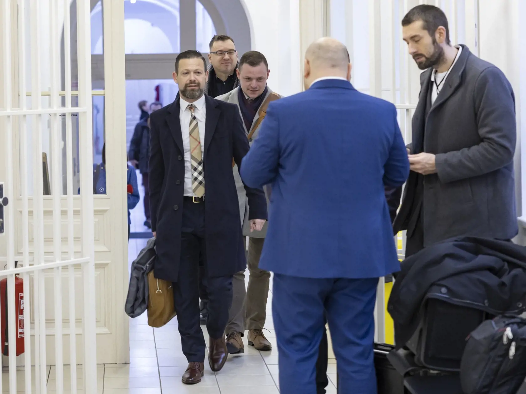 Pojednávanie na Okresnom súde v Trnave s Monikou Jankovskou (v neprítomnosti), Róbertom Krajmerom a Petrom Vaskom, ktorá je obžalovaná zo zločinu vydierania v kauze Fatima. Na snímke je advokát Peter Erdös.