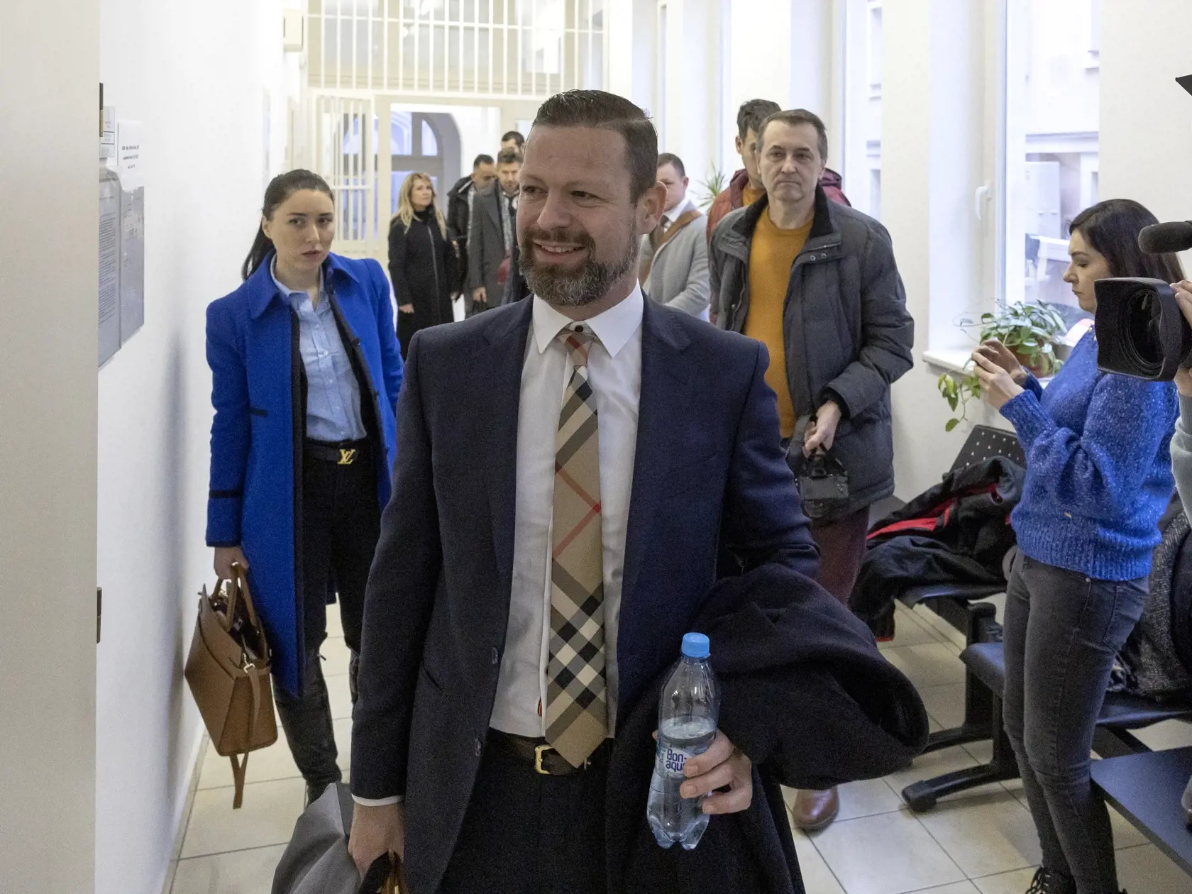 Pojednávanie na Okresnom súde v Trnave s Monikou Jankovskou (v neprítomnosti), Róbertom Krajmerom a Petrom Vaskom, ktorá je obžalovaná zo zločinu vydierania v kauze Fatima. Na snímke je advokát Peter Erdös.
