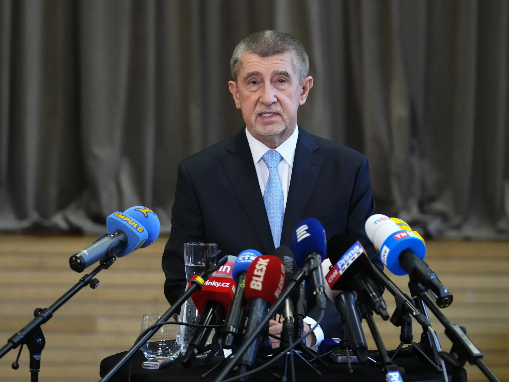 KK12 Praha - Bývalý český premiér a prezidentský kandidát Andrej Babiš hovorí počas tlačovej konferencie 9. januára 2023 v Prahe. Mestský súd v Prahe v pondelok oslobodil českého expremiéra a predsedu hnutia ANO Andreja Babiša v dotačnej kauze Farmy Čapí hnízdo (FČH). Súd oslobodil aj druhú obžalovanú, bývalú podpredsedníčku predstavenstva holdingu Agrofert Janu Nagyovú. Podľa súdu sa nepreukázalo, že skutok popísaný v obžalobe bol trestným činom. Štátny zástupca sa proti rozsudku môže odvolať.