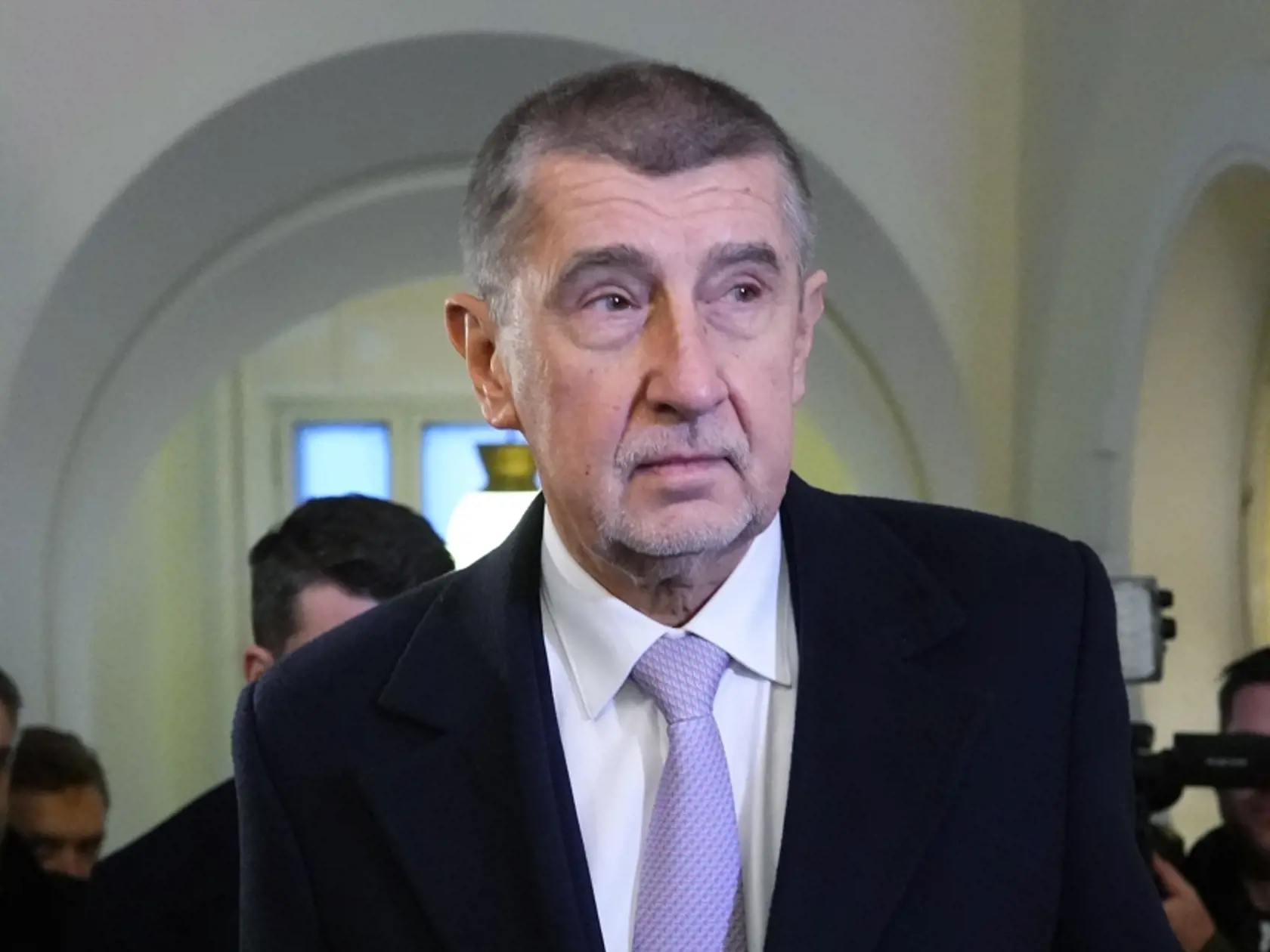 KK23 Praha - Bývalý český premiér a prezidentský kandidát Andrej Babiš prichádza na súd 4. januára 2023 v Prahe. V stredu pokračuje súdne konanie s českým expremiérom a predsedom hnutia ANO Andrejom Babišom v dotačnej kauze Čapí hnízdo. Vypovedať by mali znalci, ktorí pre obhajobu vypracovali posudky a následne aj obaja obžalovaní. FOTO TASR/AP
Former Czech Republic's Prime Minister and Presidential candidate Andrej Babis arrives for a trial at the municipal court in Prague, Czech Republic, Wedn