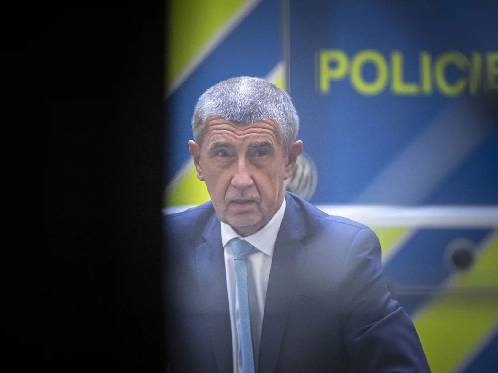 WA 13 Praha - Na snímke bývalý český premiér Andrej Babiš prichádza na Mestský súd v Prahe v pondelok 12. septembra 2022. Skončil sa prvý deň pojednávania v kauze Farmy Čapí hnízdo. Pred súdom vypovedal český expremiér Andrej Babiš aj bývalá manažérka Farmy Čapí hnízdo Jana Nagyová. Tá vo svojej obhajobe uviedla, že sa ničím neprevinila.Andrej Babiš je v kauze Čapí hnízdo obžalovaný z napomáhania k dotačnému podvodu, ktorého cieľom bolo získať dotáciu takmer 50 miliónov českých korún (približne 