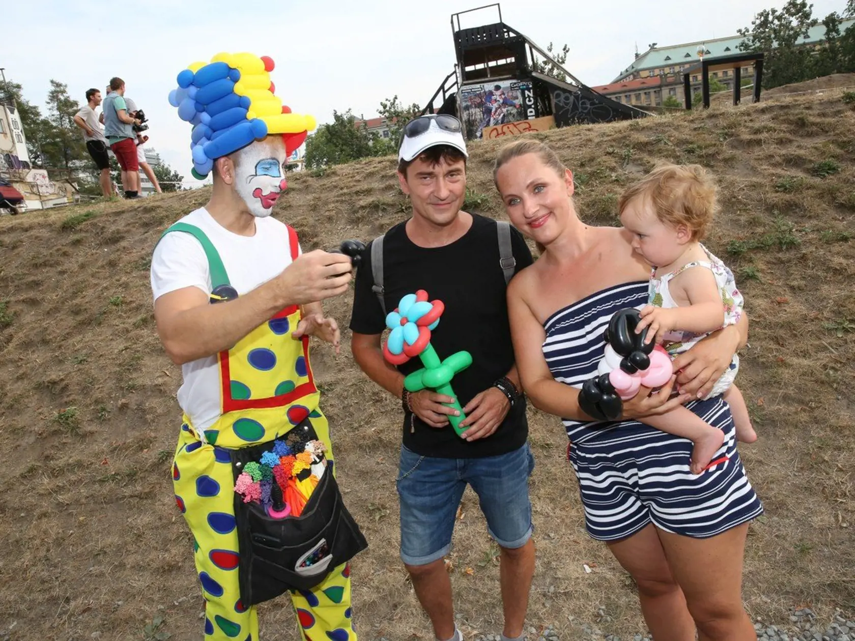 Český herec Saša Rašilov (46) sa druhýkrát oženil. Jeho manželkou sa stala partnerka Lída Němečková, s ktorou sú rodičmi malej Marušky.