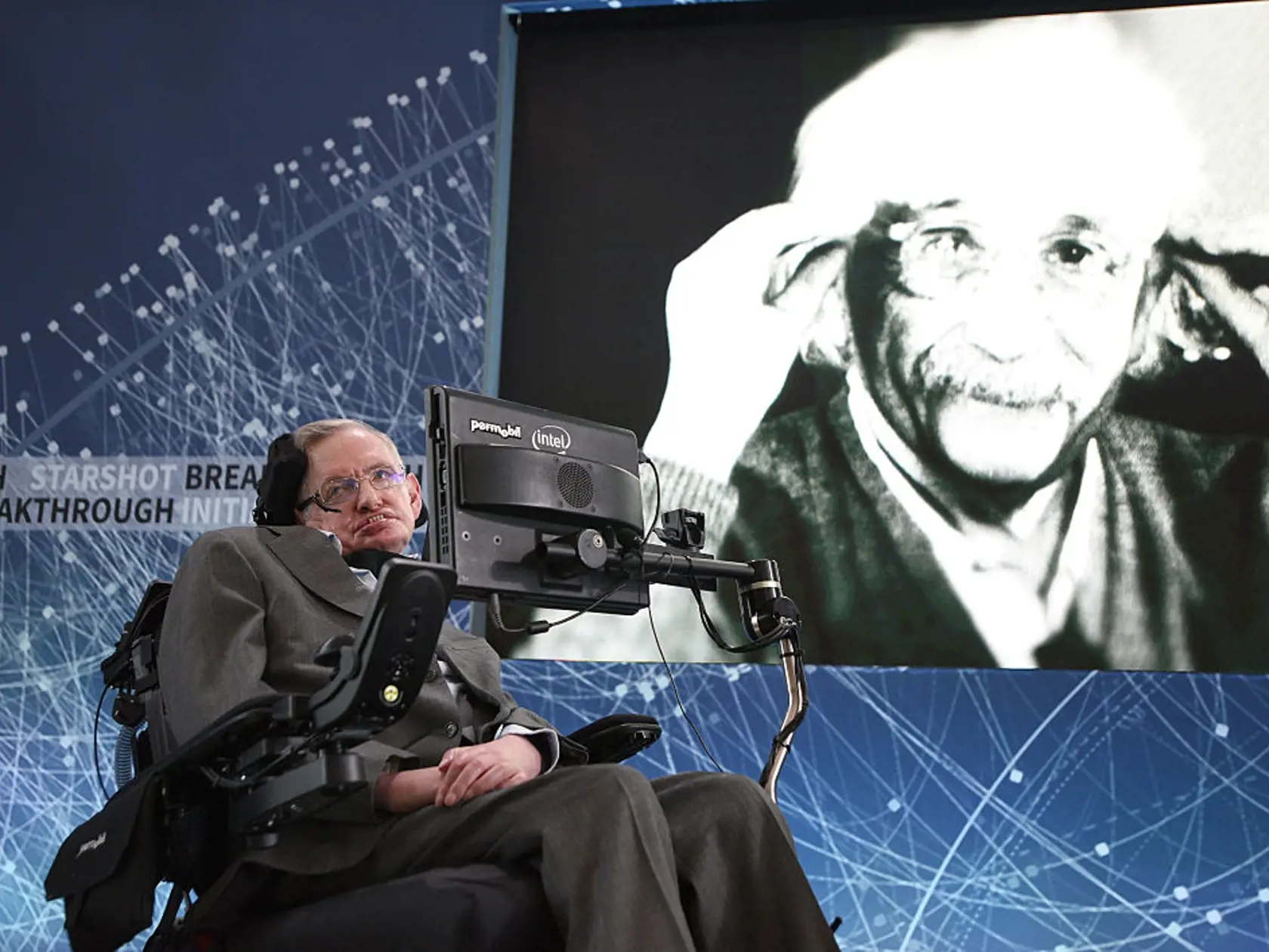 Svetoznámeho britského vedca prirovnávali k novodobému Einsteinovi.