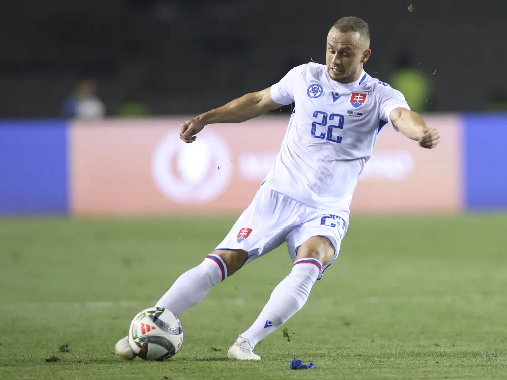 Stanislav Lobotka pre zranenie zápas v Baku nedohral.