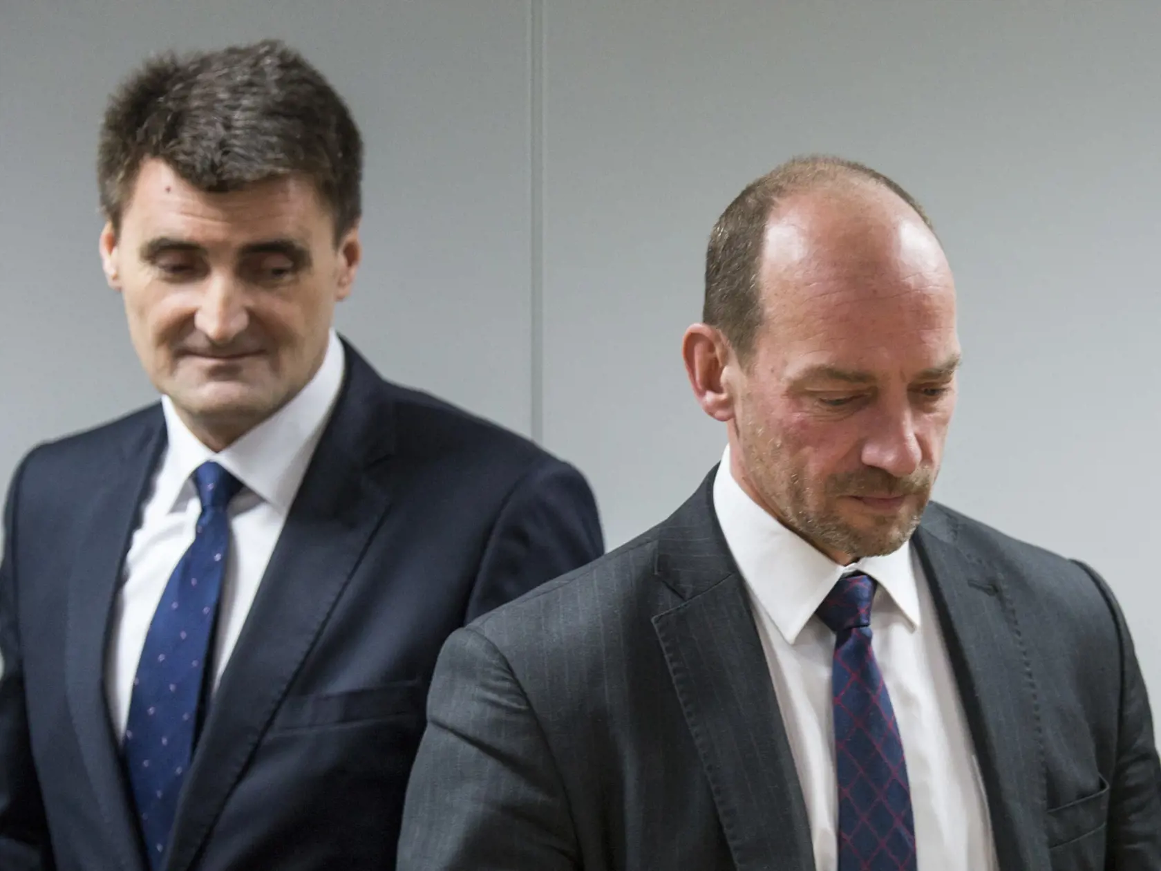 Z ARCHÍVU: Riaditeľ sekcie nákupu Všeobecnej zdravotnej poisťovne Milan Horváth a predseda predstavenstva a generálny riaditeľ VšZP Miroslav Kočan.