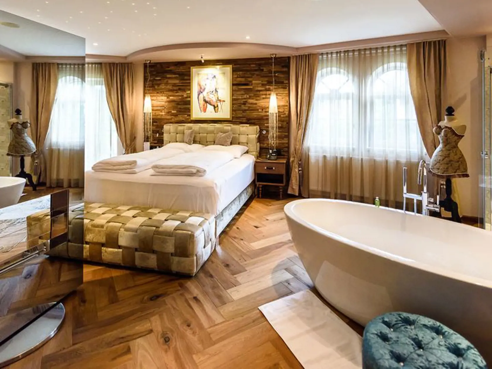 Romantický hotel Bergergut v Afiesli v Hornom Rakúsku ponúka ultra moderné, ale napriek tomu veľmi útulné a romantické izby.