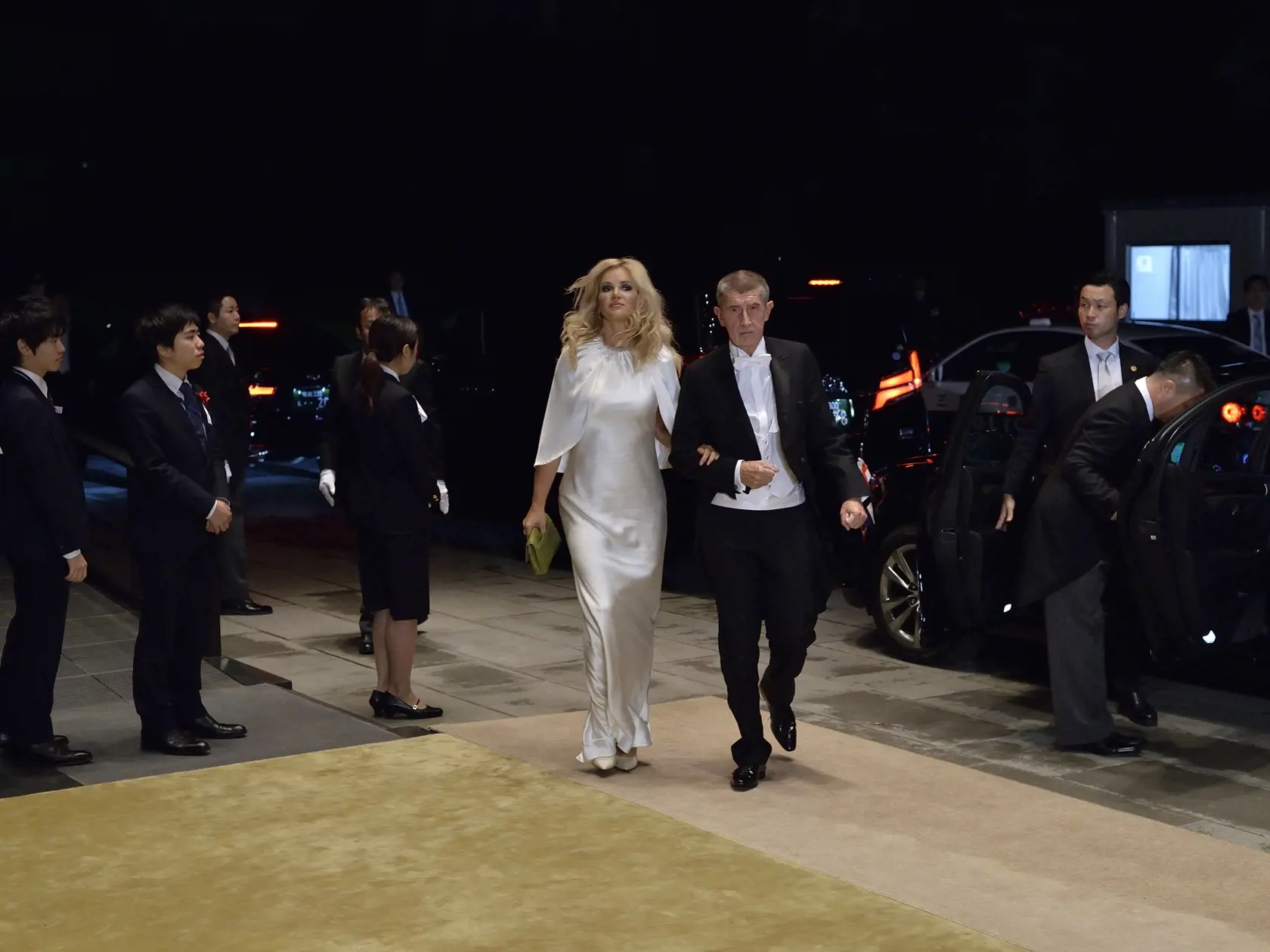 Český premiér Andrej Babiš s manželkou Monikou.