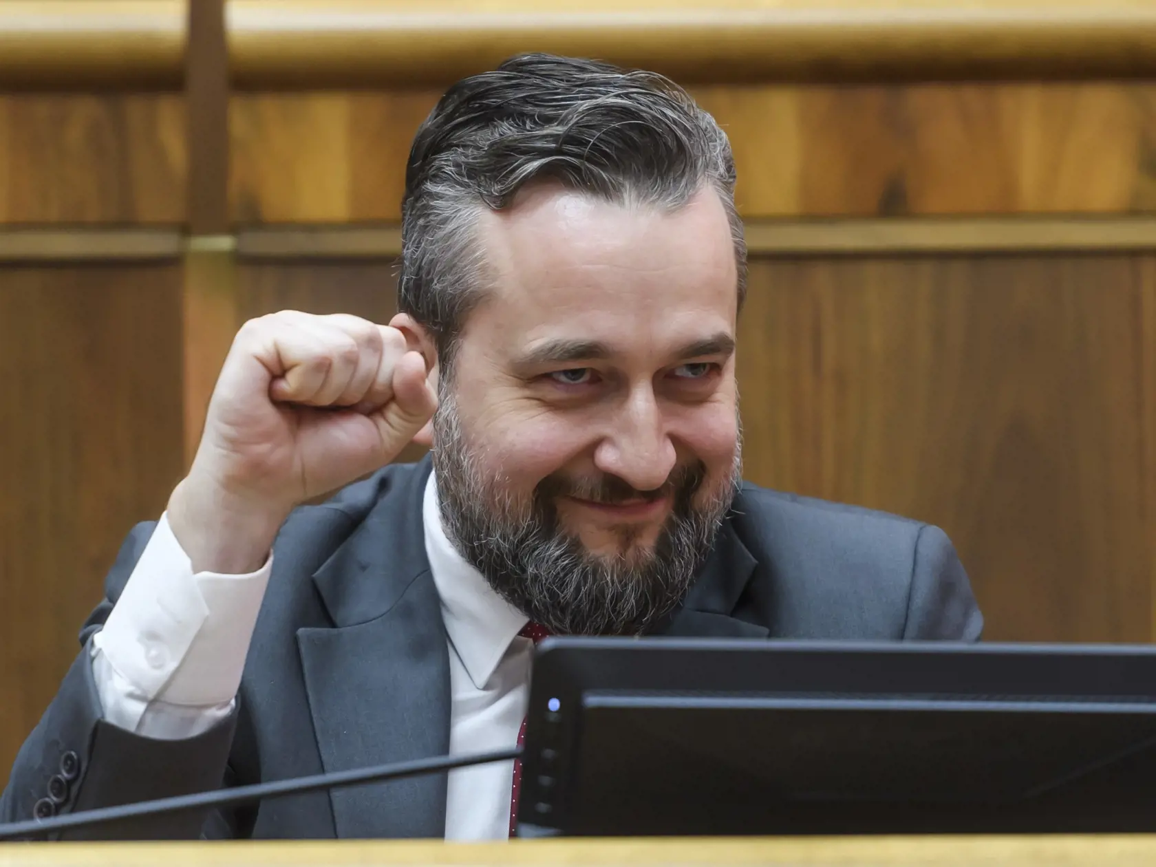 Na snímke podpredseda NRSR Ľuboš Blaha (Smer-SD) počas rokovania 7. schôdze NRSR k návrhu skupiny poslancov Národnej rady Slovenskej republiky na odvolanie Ľuboša Blahu z funkcie podpredsedu Národnej rady Slovenskej v Bratislave 16. januára 2024. FOTO TASR - Jaroslav Novák