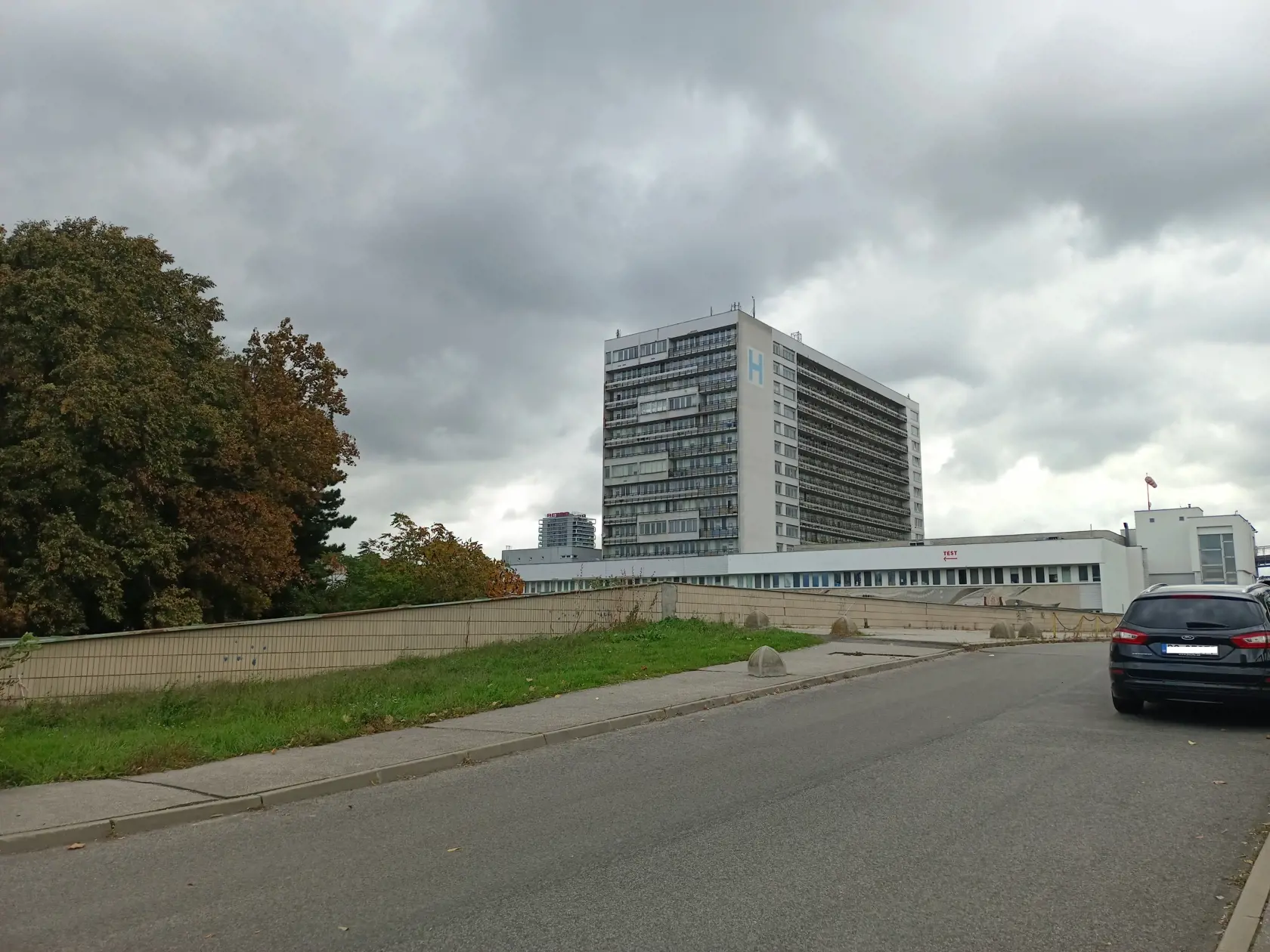 Na snímke je Univerzitná nemocnica Bratislava.