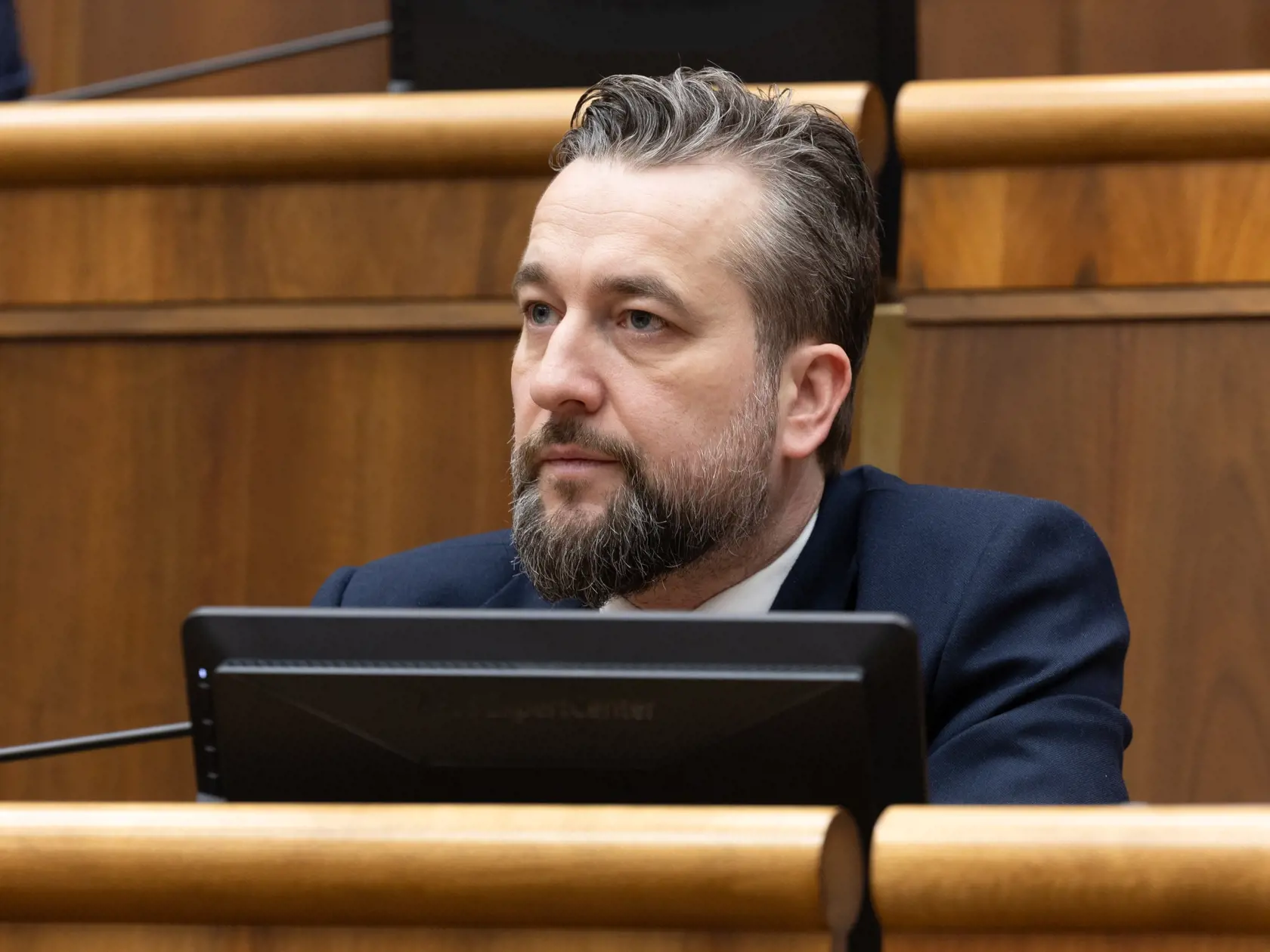 Poslanci Národnej rady Slovenskej republiky hlasovali o skrátenom legislatívnom konaní v prípade zmien Trestného zákona. Na snímke je Ľuboš Blaha.