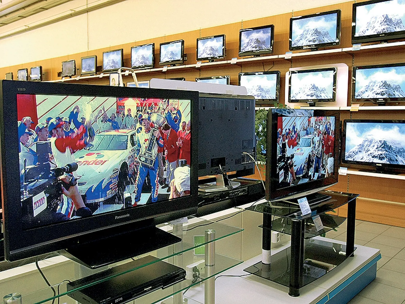 Zdražovanie v Rusku sa týka aj domácej elektroniky, televízií či chladničiek. Niektoré väčšie obchody dokonca odmietajú predaj na splátky.