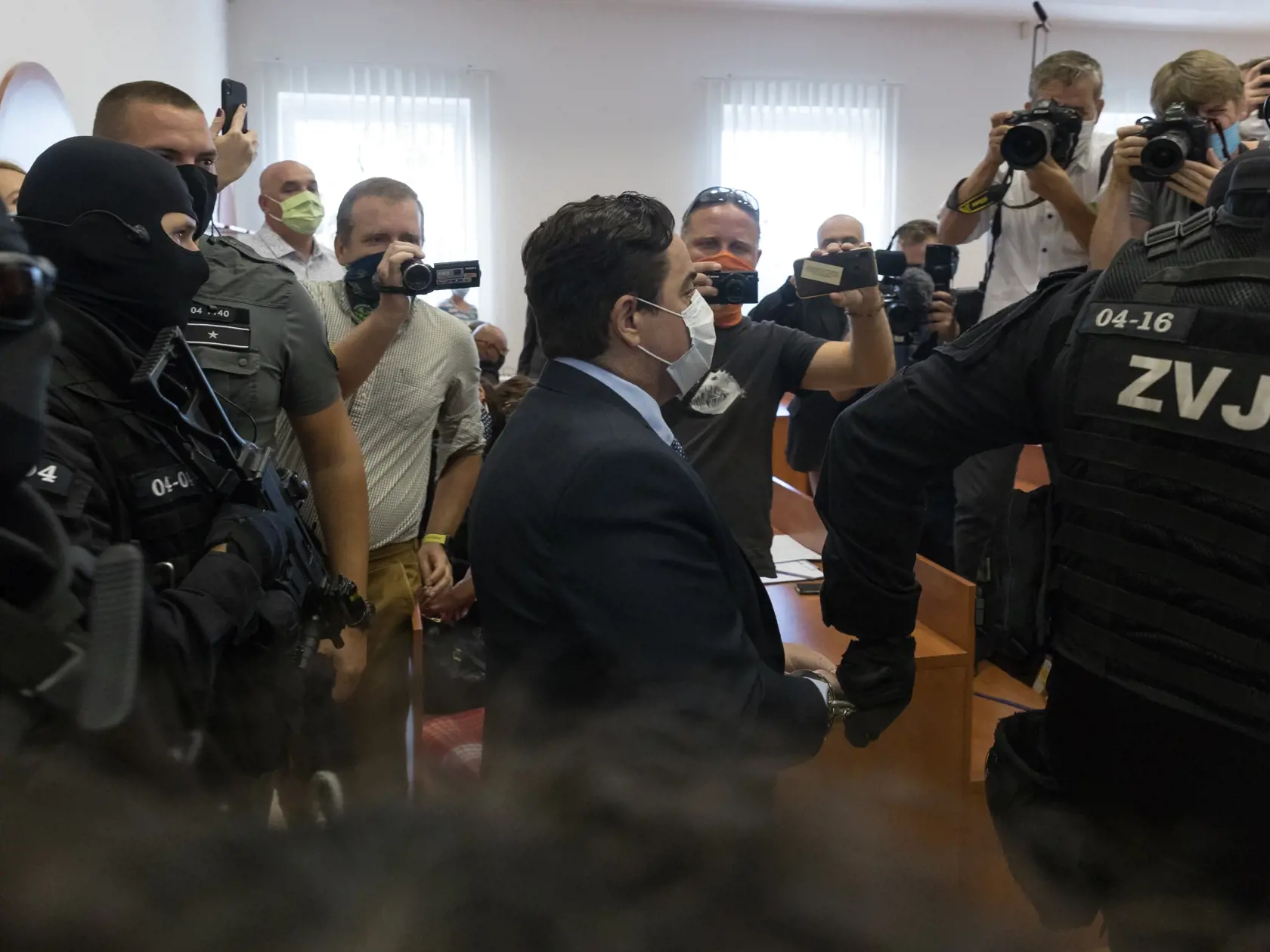 Pojednávanie na Špecializovanom trestnom súde v Pezinku vo veci vraždy novinára Jána Kuciaka a jeho snúbenice Martiny Kušnírovej z objednávky ktorej je obžalovaný Marián Kočner. Očakávaneho rozsudku sa zúčastnilo mnoho slovenských aj zahraničných médii. Na snímke je Marián Kočner pred začiatkom pojednávania.