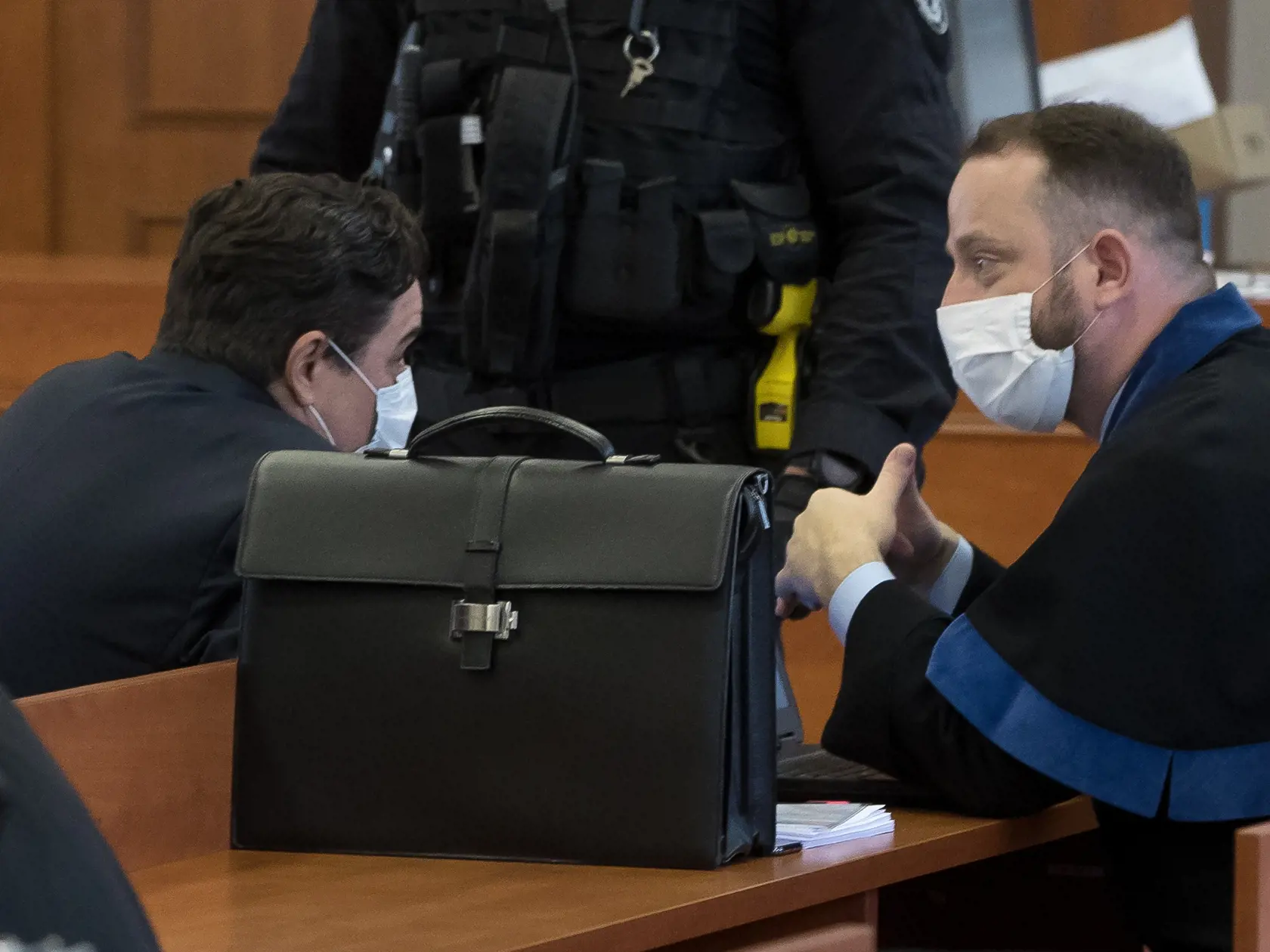 Pojednávanie na Špecializovanom trestnom súde v Pezinku vo veci vraždy novinára Jána Kuciaka a jeho snúbenice Martiny Kušnírovej z objednávky ktorej je obžalovaný Marián Kočner. Očakávaneho rozsudku sa zúčastnilo mnoho slovenských aj zahraničných médii. Na snímke je Marián Kočner so svojim obhájcom Markom Parom.