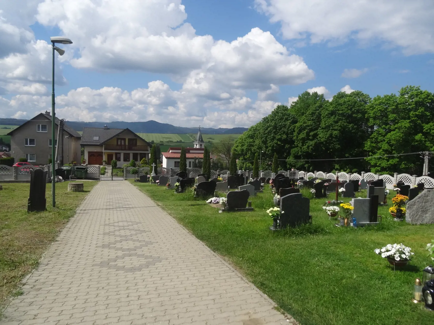 Lučanský už nie je pochovaný na cintoríne v Štrbe, ale v Martine.