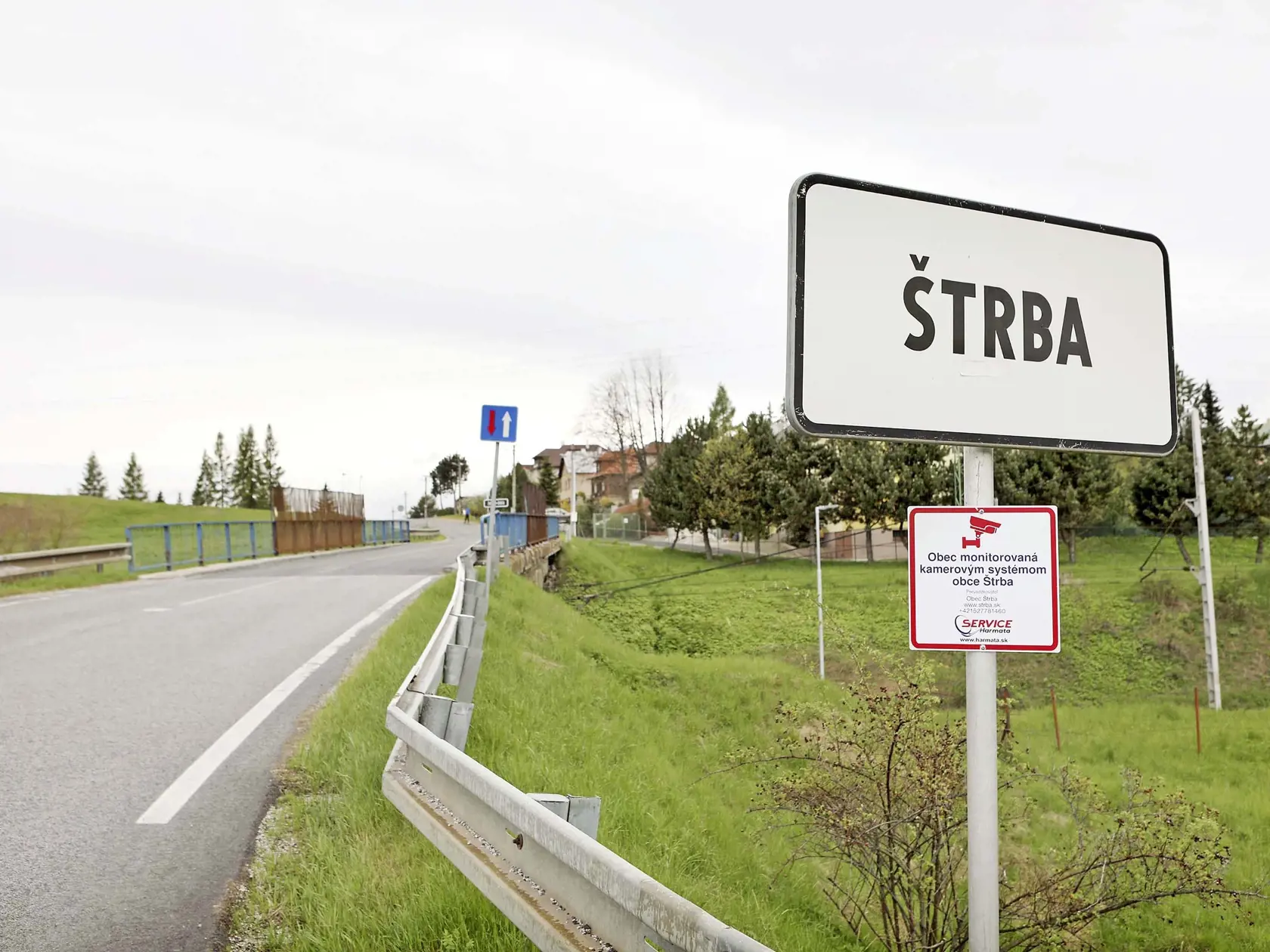 POHREB SA KONAL V ŠTRBE Kríž budí zdanie, akoby Lučanského hrob bol stále na tomto mieste.