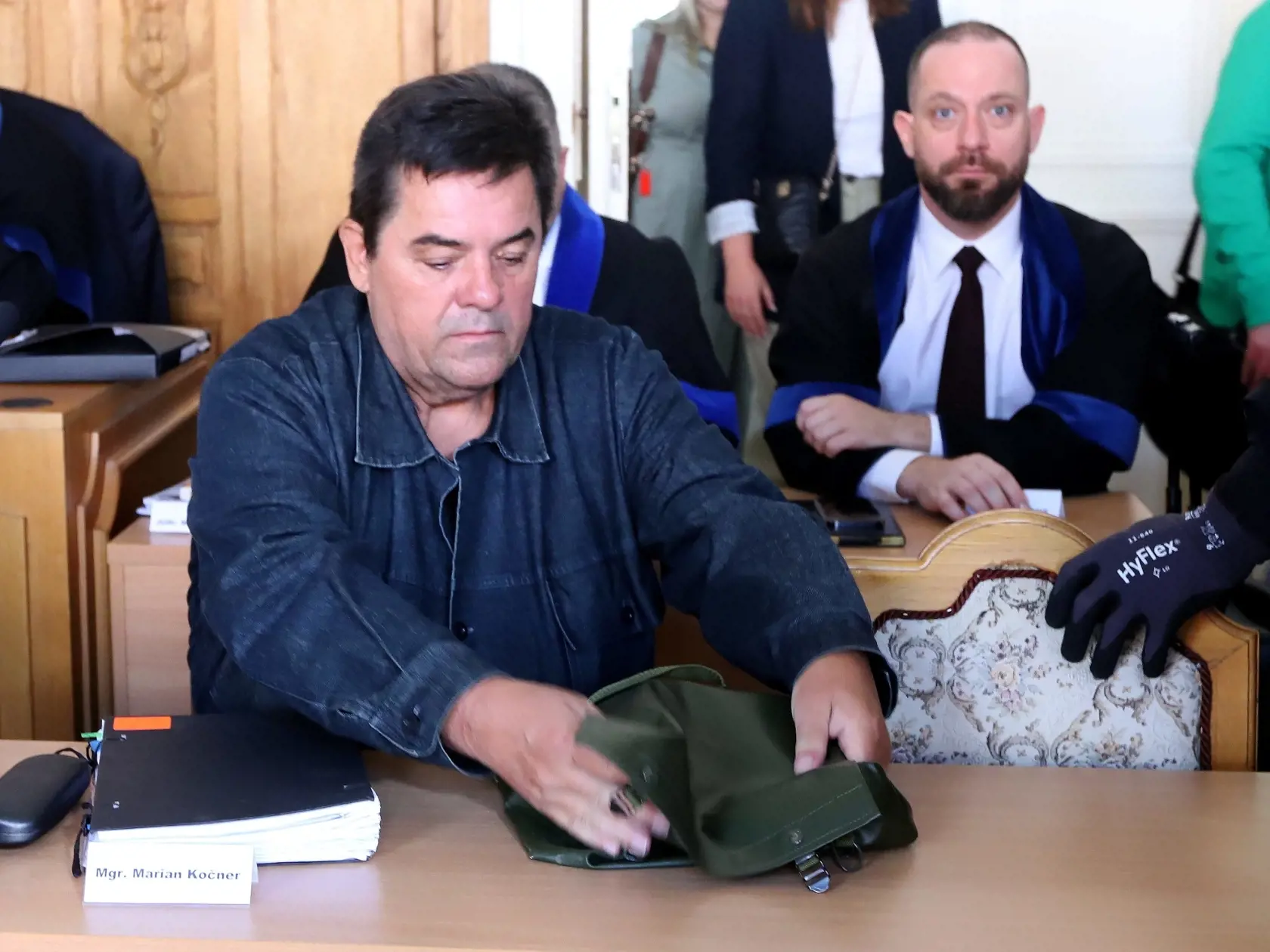 Súdny proces s podnikateľom Mariánom Kočnerom v kauzách známych ako Donovaly a Báč.