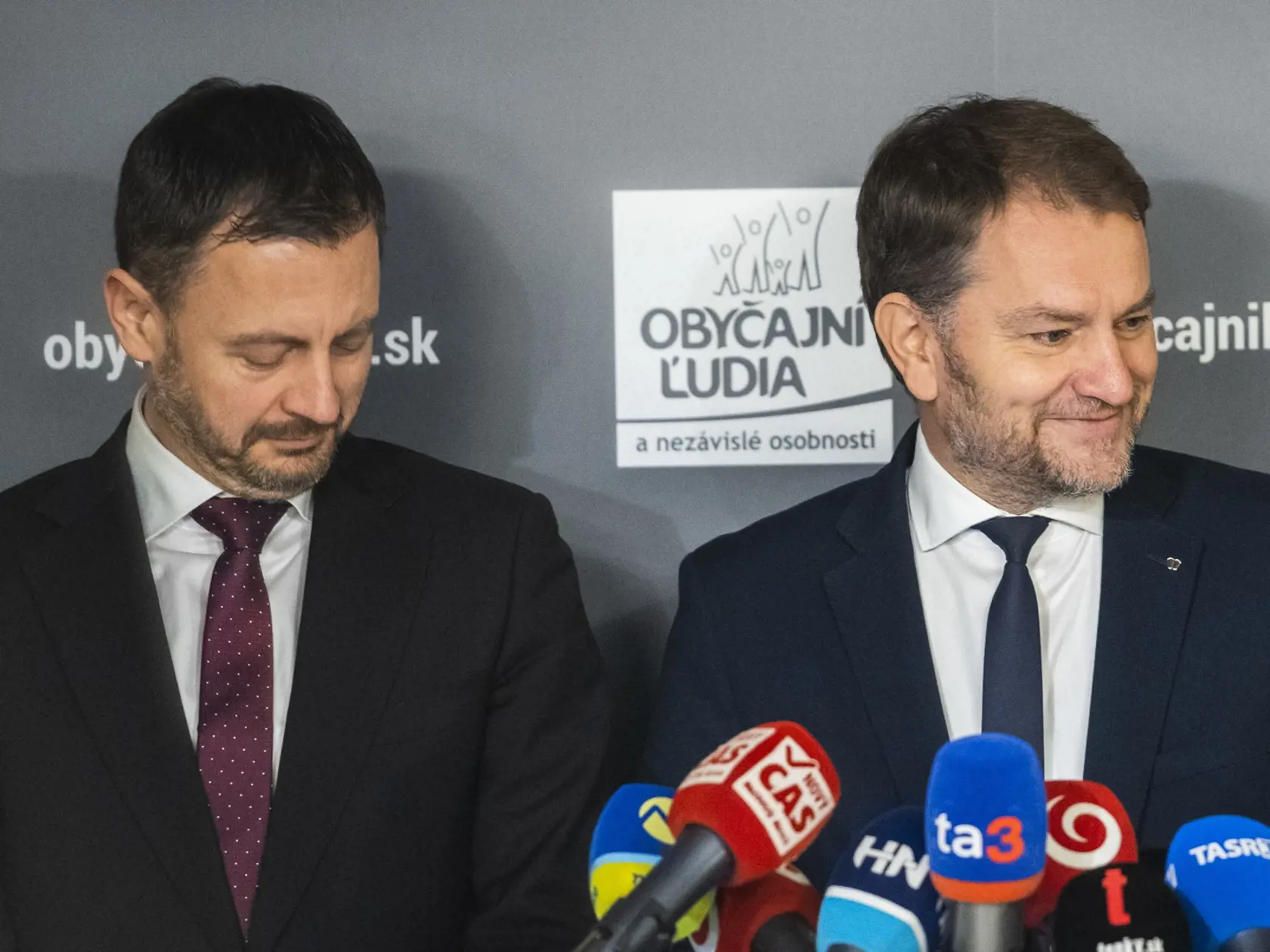 Tlačová konferencia predstaviteľov hnutia Obyčajní ľudia a nezávislé osobnosti (OĽANO) v Bratislave 15. decembra 2022. Na snímke vpravo minister financií SR Igor Matovič, vľavo premiér SR Eduard Heger. FOTO TASR - Jaroslav Novák
