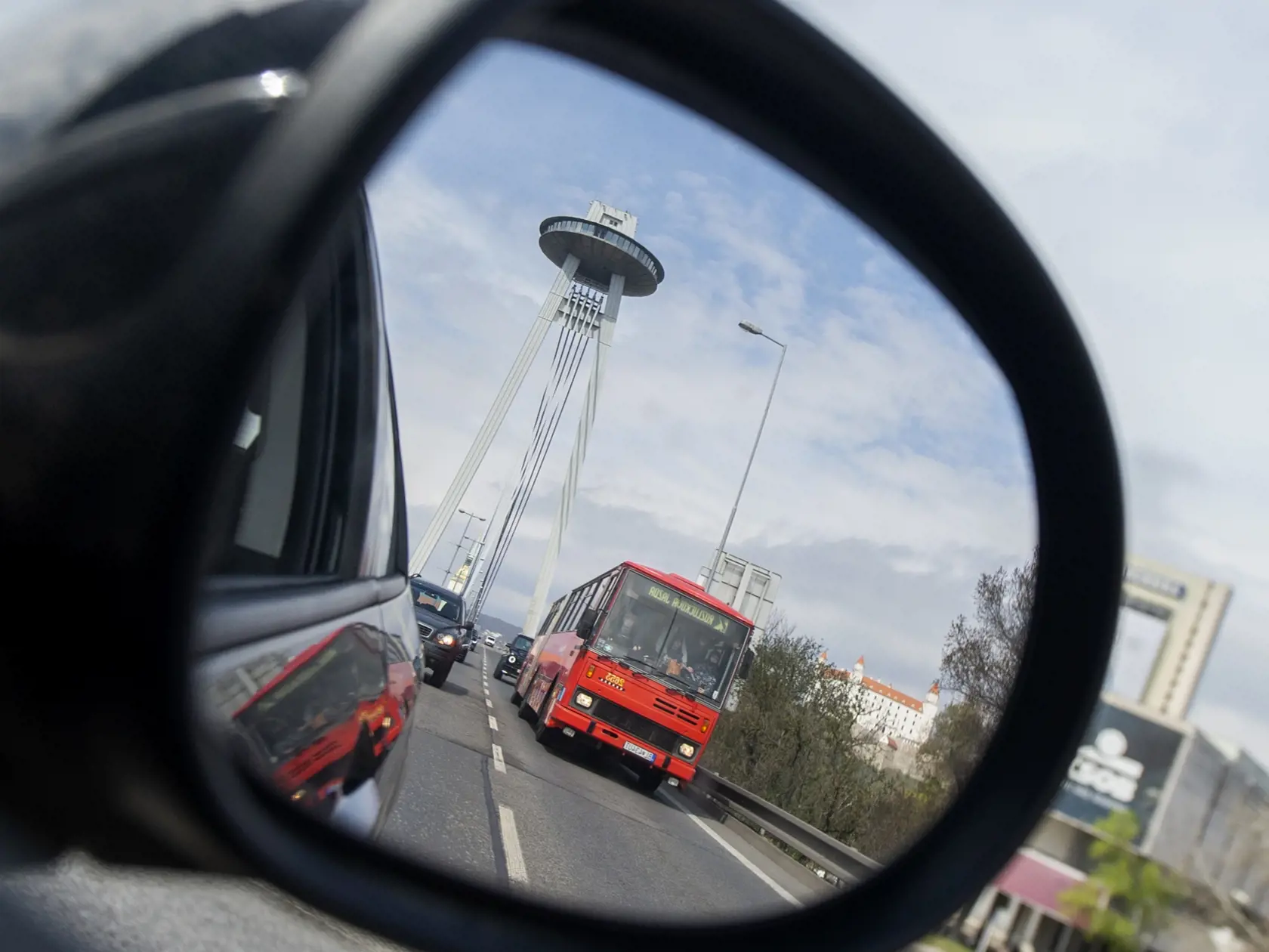 Dopravný podnik Bratislava (DPB) sa lúči s autobusmi Karosa, v uliciach hlavného mesta jazdili viac ako 30 rokov.